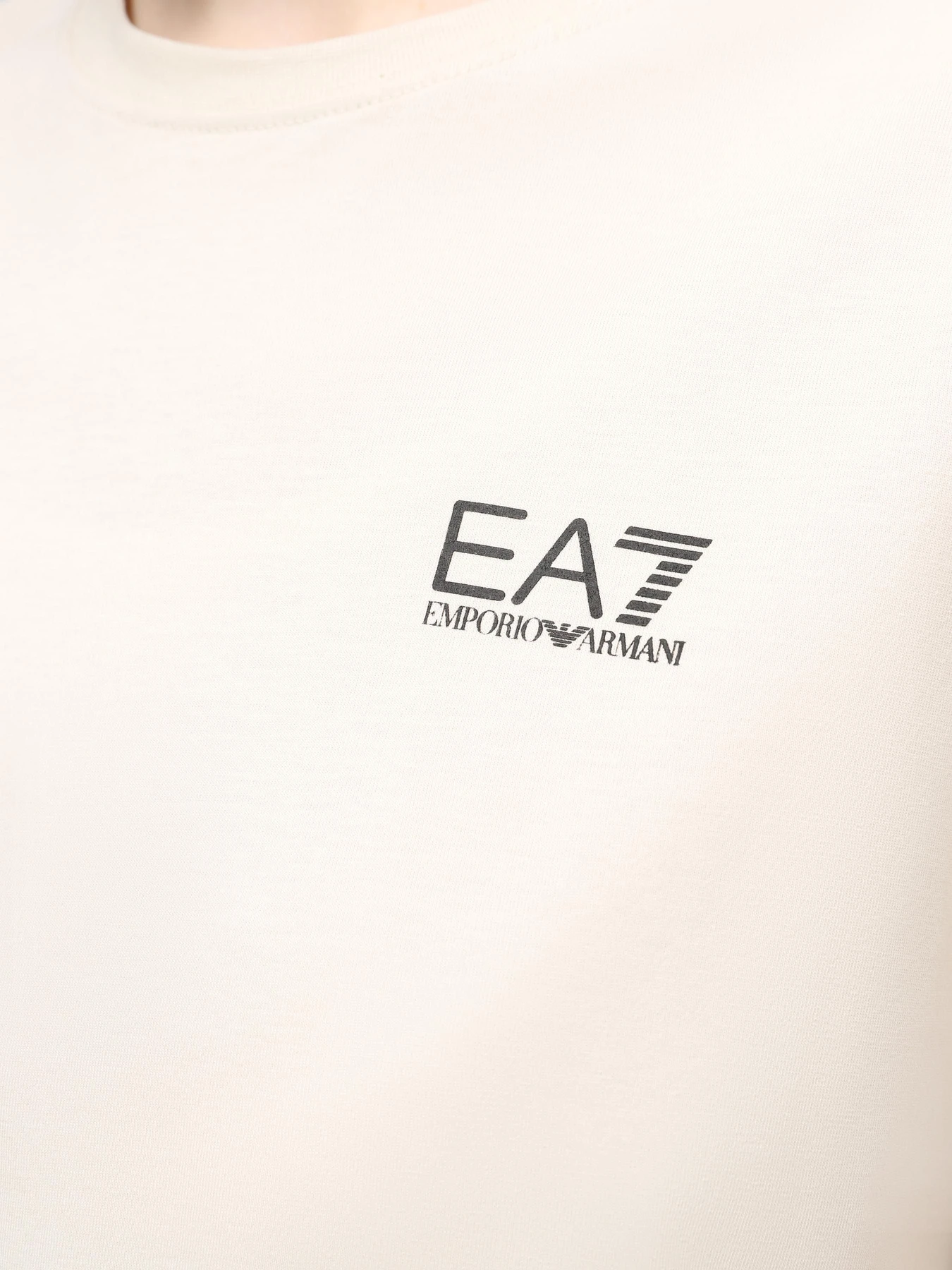 Футболки і поло EA7 Logo Series модель 3DUT06-PJVBZ-1946 Фото