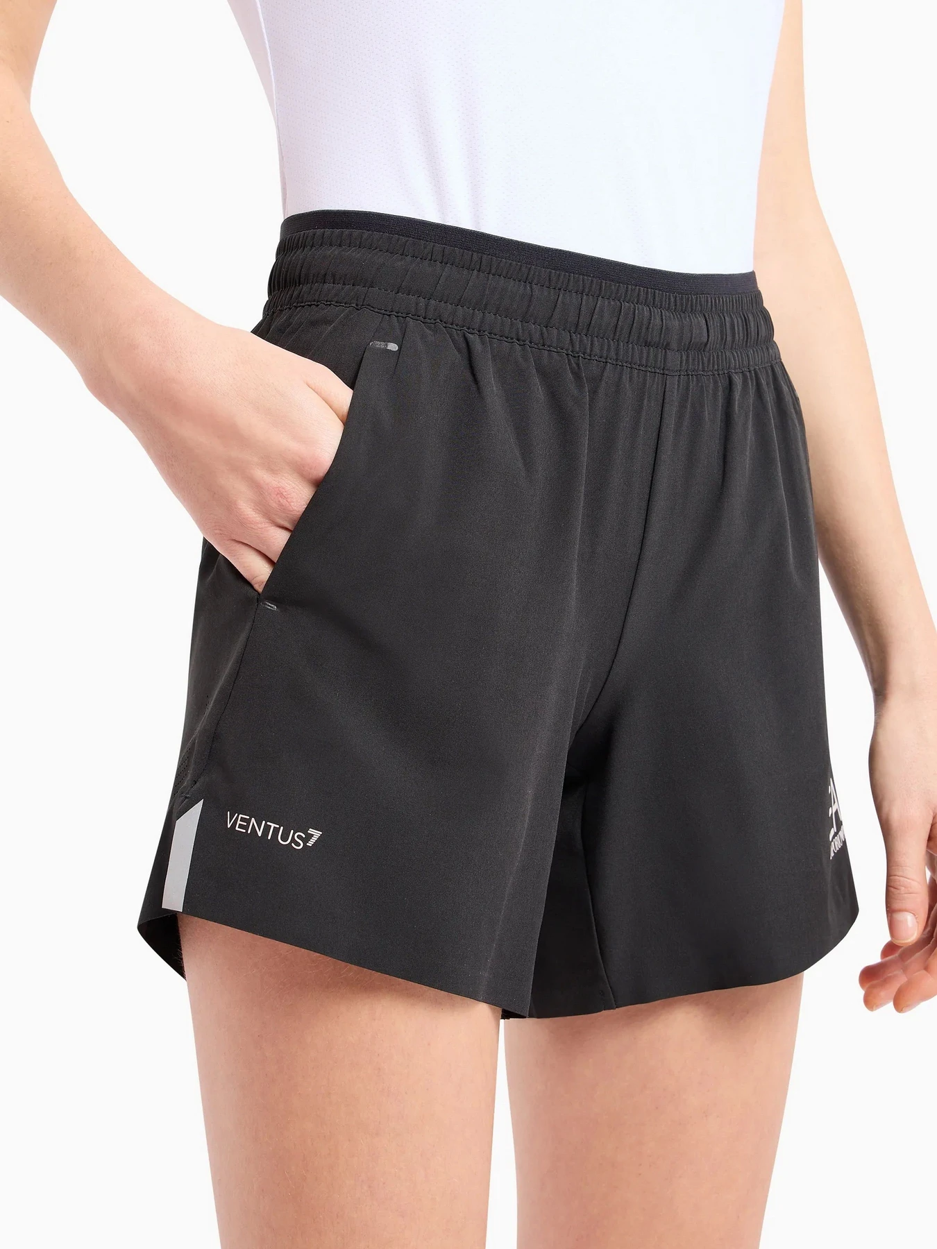 Шорты EA7 Tennis Pro модель 8NTS70-TN6TZ-1200 Шорты EA7 Tennis Pro модель 8NTS70-TN6TZ-1200 Фото