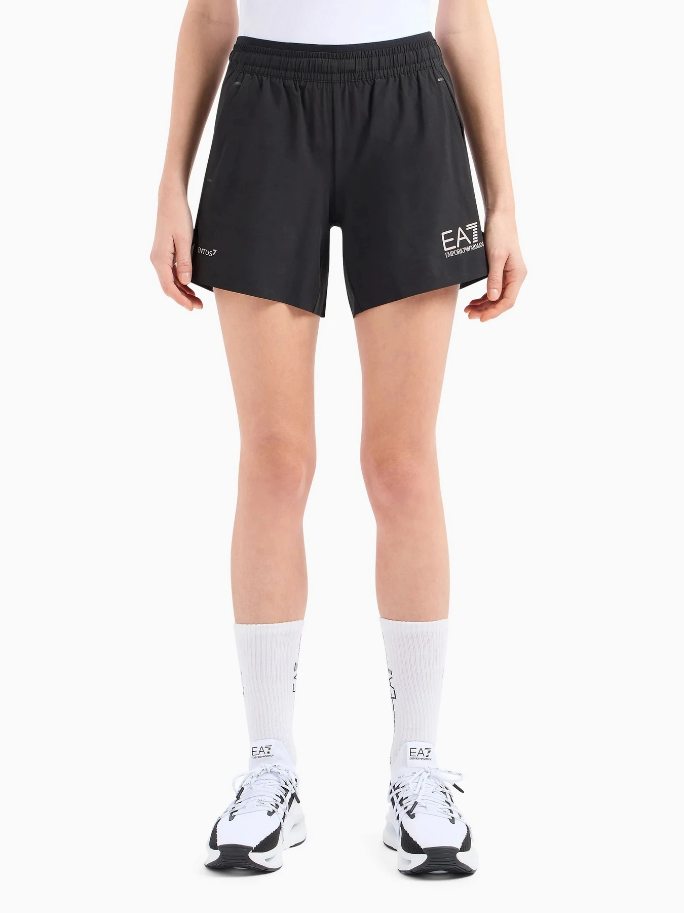 Шорты EA7 Tennis Pro модель 8NTS70-TN6TZ-1200 Шорты EA7 Tennis Pro модель 8NTS70-TN6TZ-1200 Фото