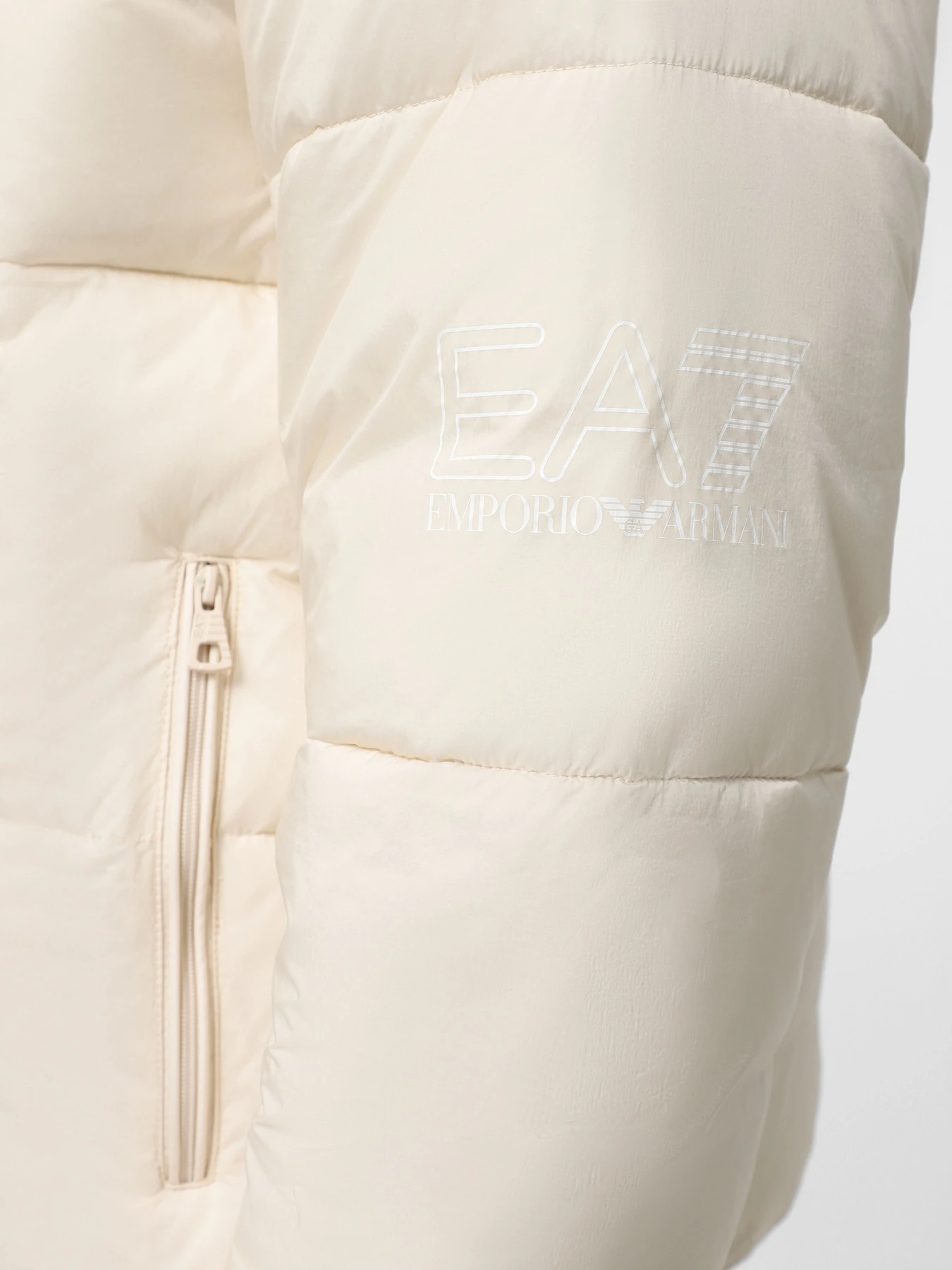 Куртки и дубленки EA7 Emporio Armani модель 6DUB02-PNHXZ-1713 Куртки и дубленки EA7 Emporio Armani модель 6DUB02-PNHXZ-1713 Фото
