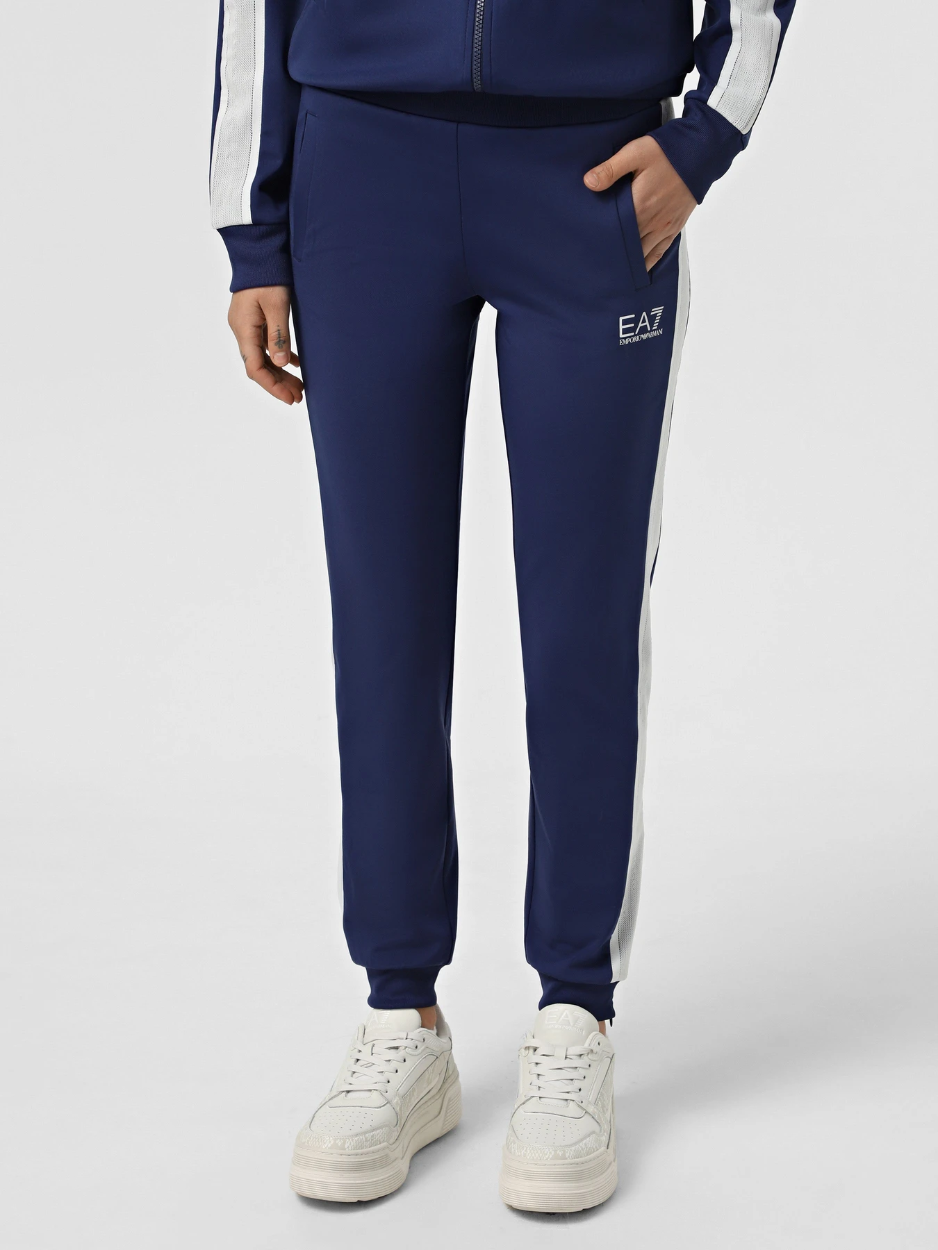 Костюмы EA7 Tennis Pro модель 7W000208-AF12114-UB107 Костюмы EA7 Tennis Pro модель 7W000208-AF12114-UB107 Фото