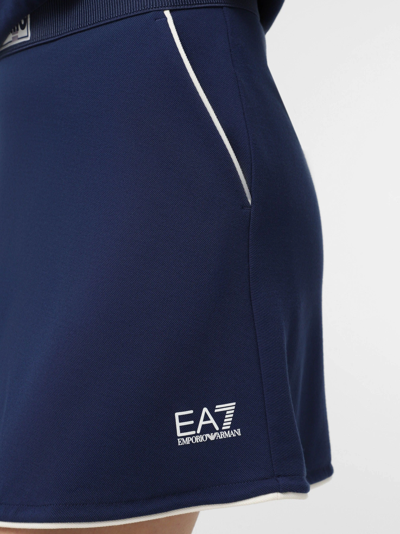 Юбки EA7 Tennis Club модель 7W000229-AF13289-UB107 Юбки EA7 Tennis Club модель 7W000229-AF13289-UB107 Фото