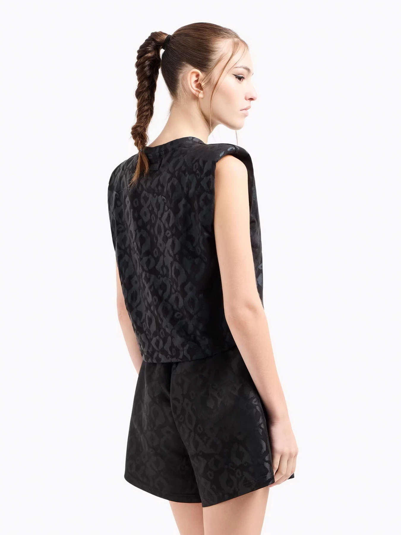 Шорты EA7 Graphic Series модель 7W000484-AF15382-FC006 Шорты EA7 Graphic Series модель 7W000484-AF15382-FC006 Фото
