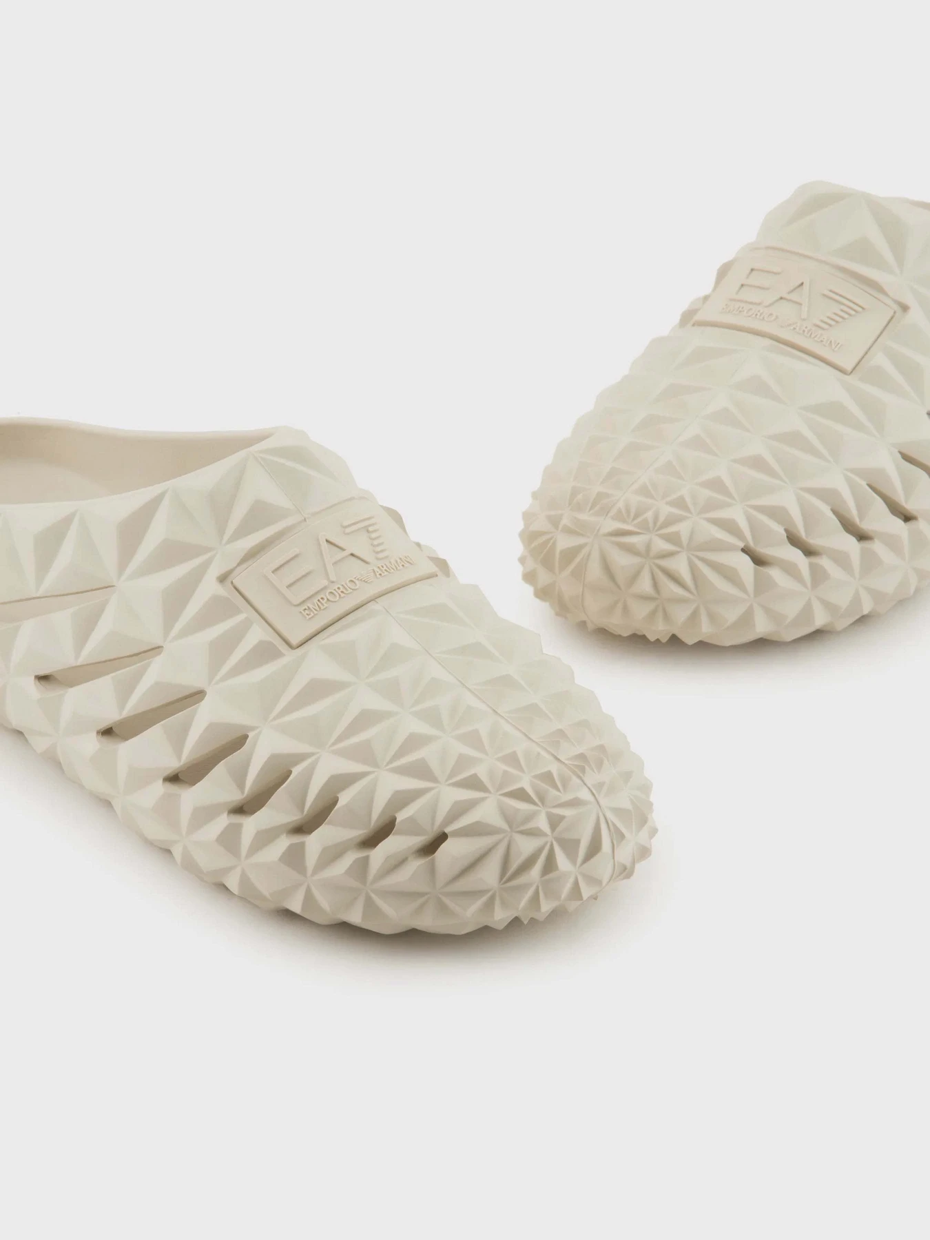Шлёпанцы EA7 модель XBR001-XK385-T681 Шлёпанцы EA7 модель XBR001-XK385-T681 Фото