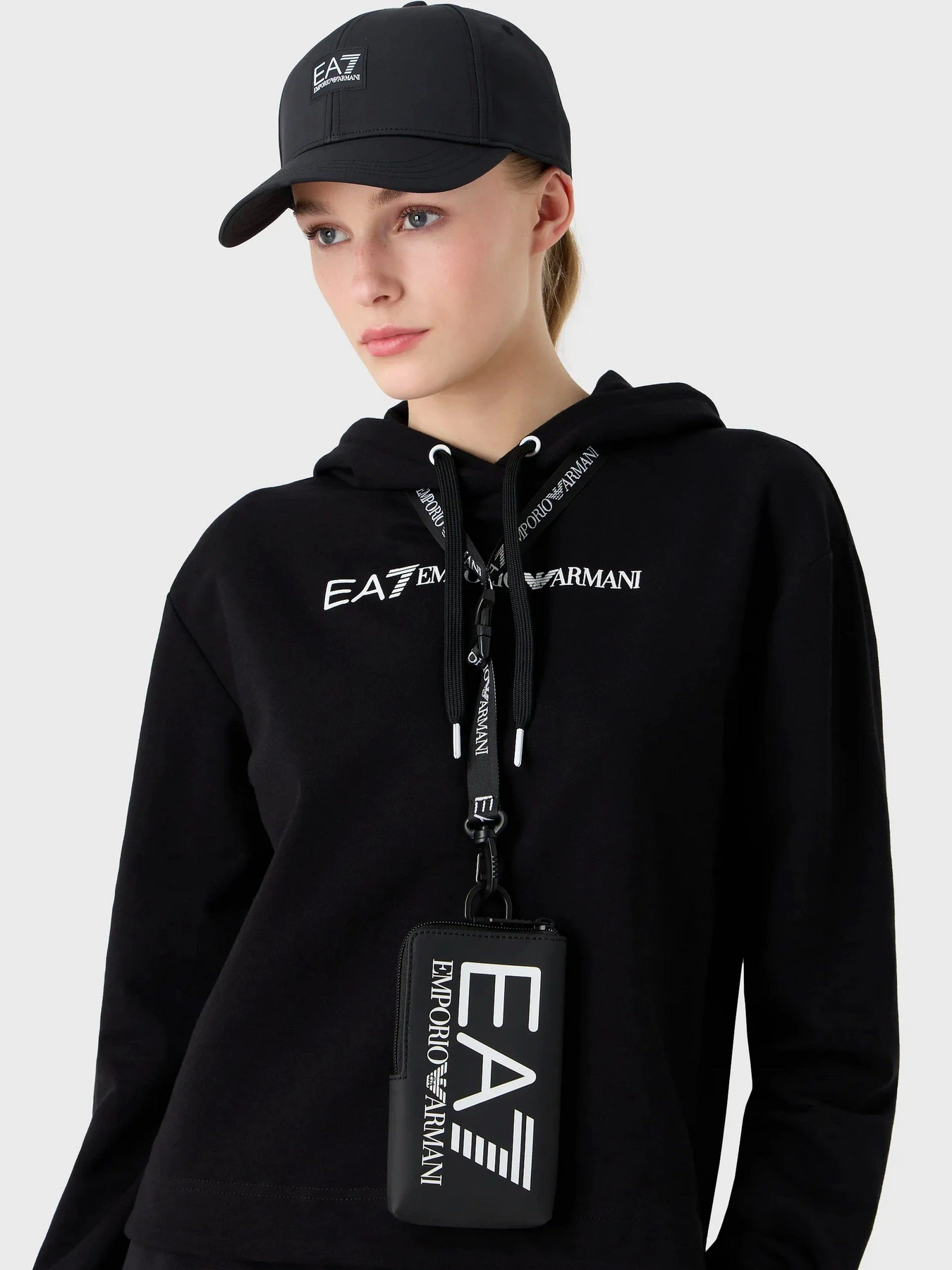 Шапки и кепки EA7 модель 244202-3R100-00020 Шапки и кепки EA7 модель 244202-3R100-00020 Фото