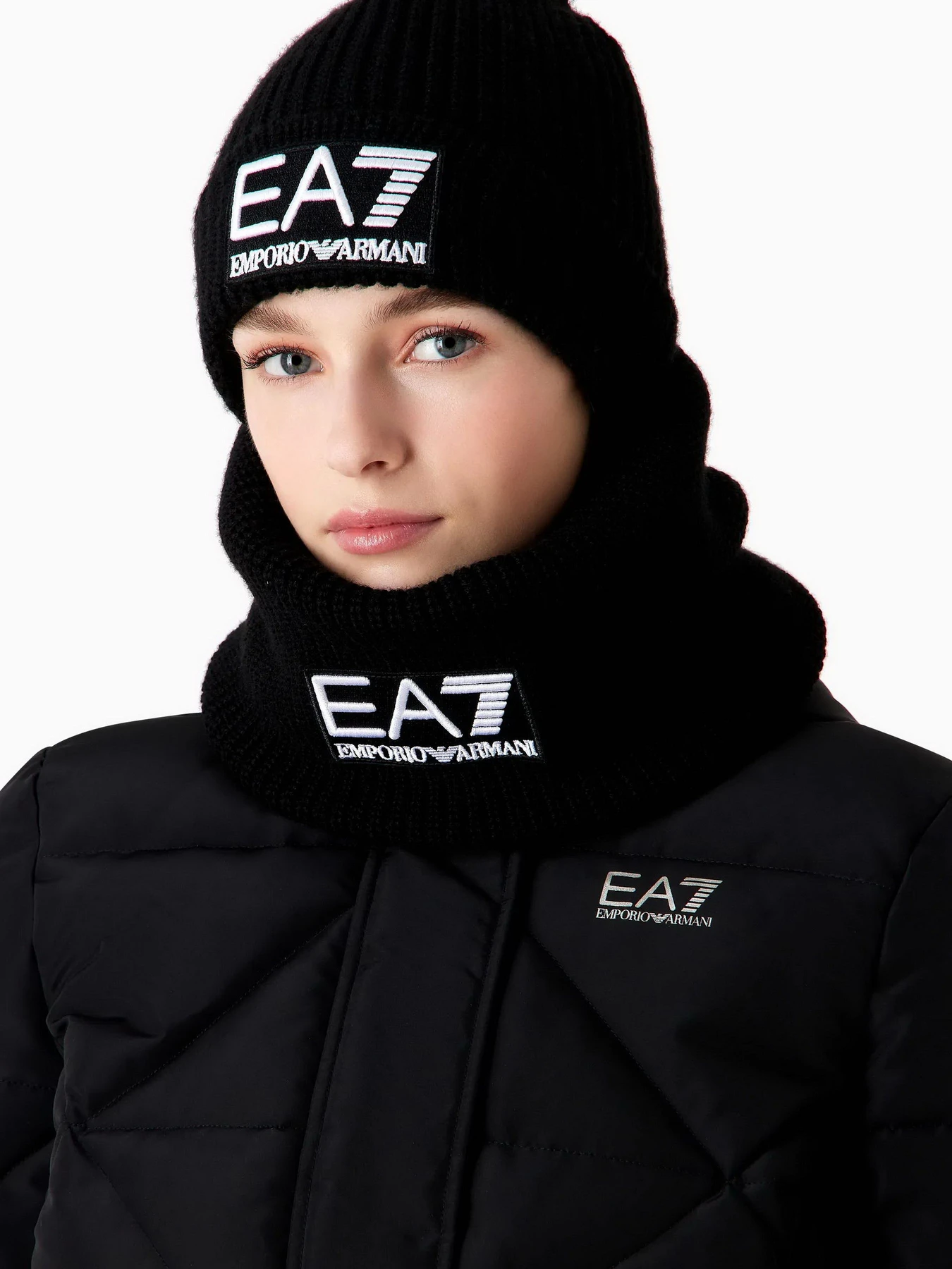 Шарфы и платки EA7 Logo Series модель 240132-3F110-00020 Шарфы и платки EA7 Logo Series модель 240132-3F110-00020 Фото