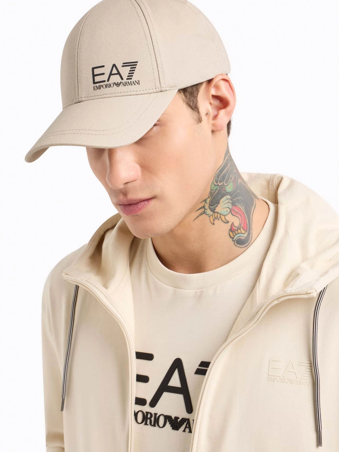 Шапки и кепки EA7 модель 7X000005-AF11989-M6083 Шапки и кепки EA7 модель 7X000005-AF11989-M6083 Фото