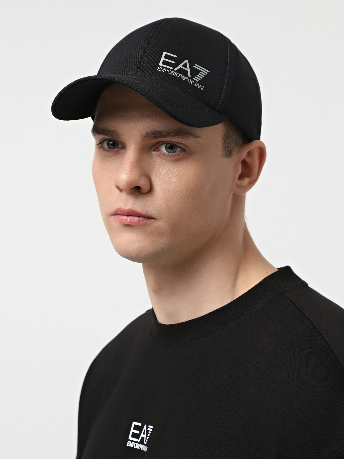 Шапки и кепки EA7 модель 7X000005-AF11989-MC032 Шапки и кепки EA7 модель 7X000005-AF11989-MC032 Фото