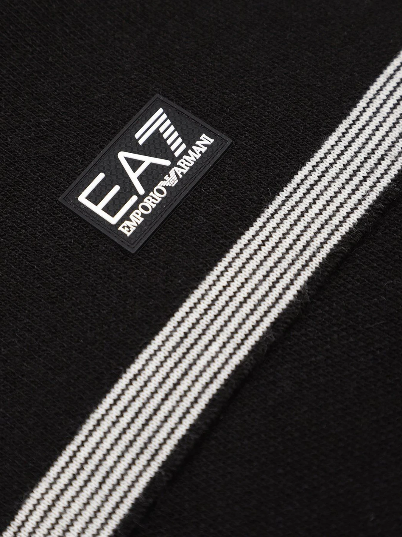 Шарфи та хустки EA7 модель 274902-1A300-00020 Шарфи та хустки EA7 модель 274902-1A300-00020 Фото