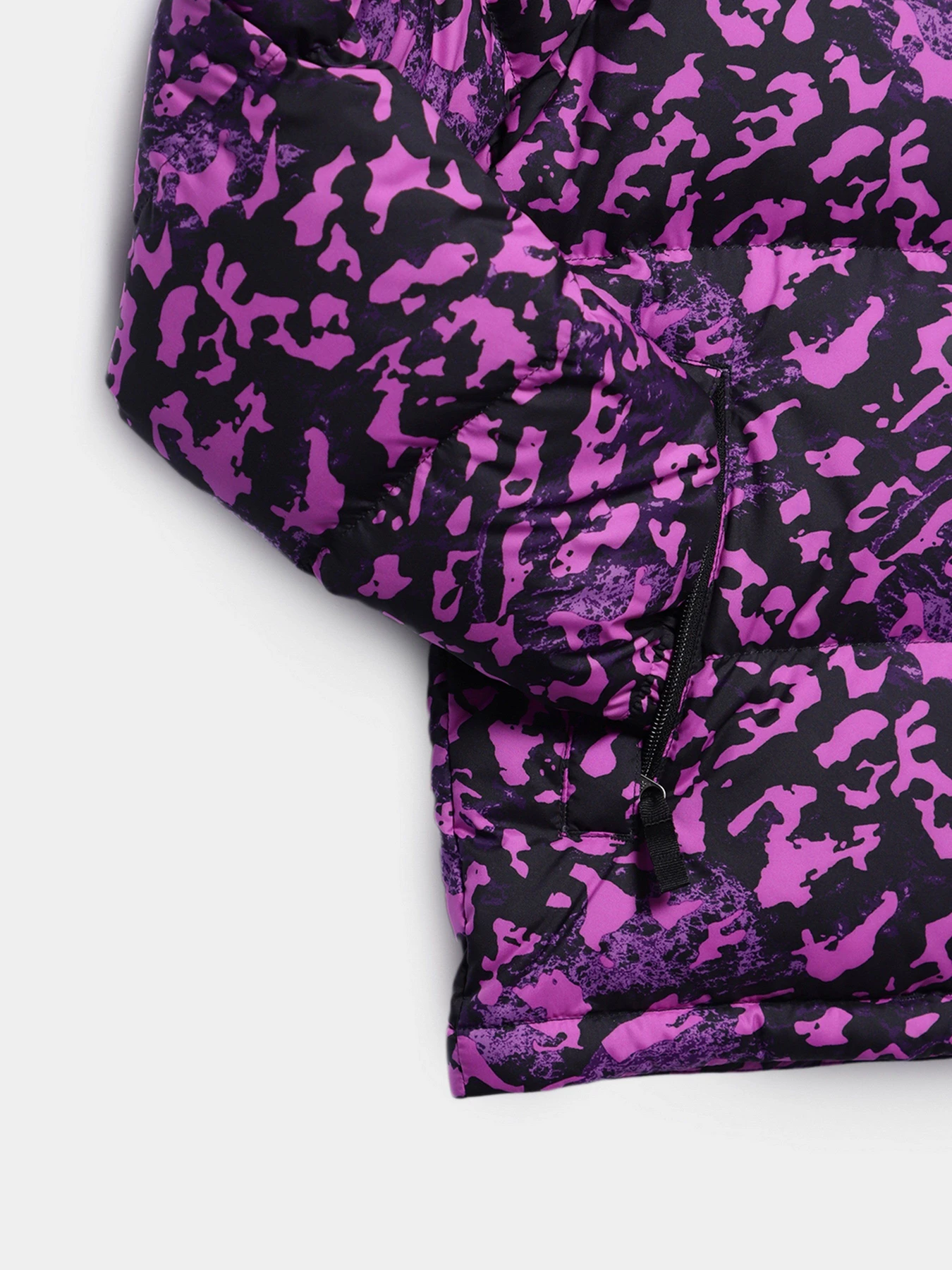 Куртки и дубленки The North Face Printed 1996 Retro Nuptse модель NF0A5IYC2L31 Куртки и дубленки The North Face Printed 1996 Retro Nuptse модель NF0A5IYC2L31 Фото