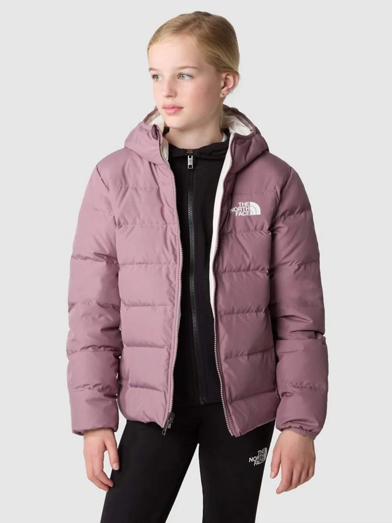 Куртки та дублянки The North Face Reversible North Down Hooded модель NF0A84N6I0V1 Фото