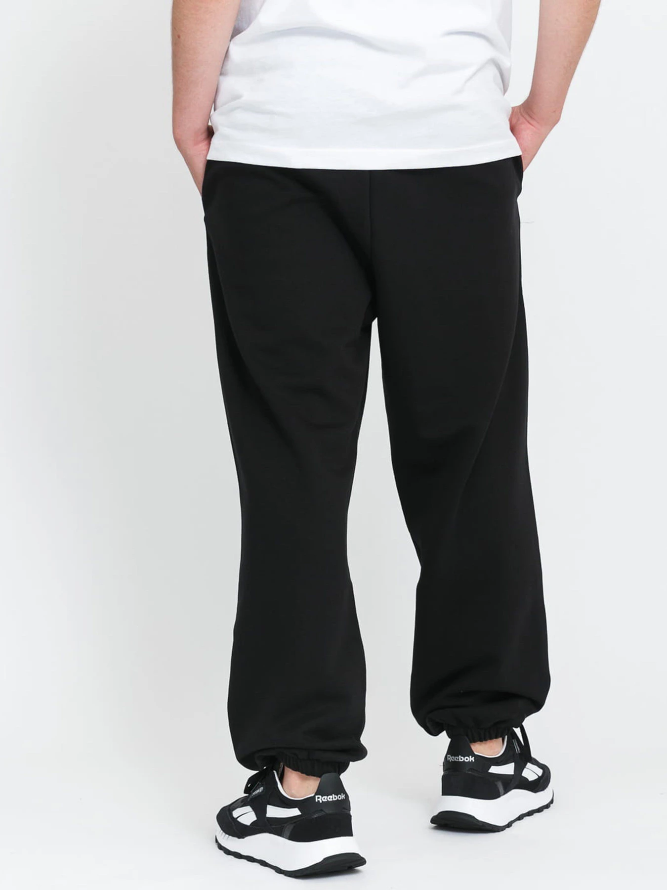 Брюки The North Face Over Es Jogger модель NF0A5IIFJK31 Фото