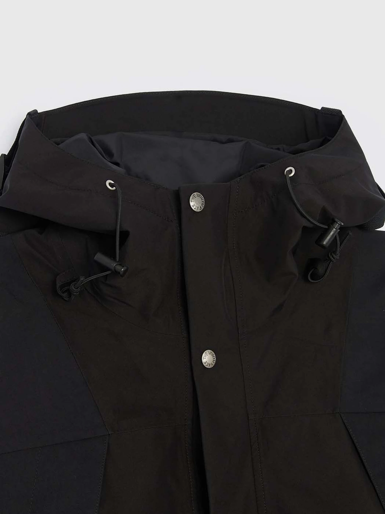 Куртки та дублянки The North Face 1994 Retro Mountain Light модель NF0A4R52JK31 Куртки та дублянки The North Face 1994 Retro Mountain Light модель NF0A4R52JK31 Фото