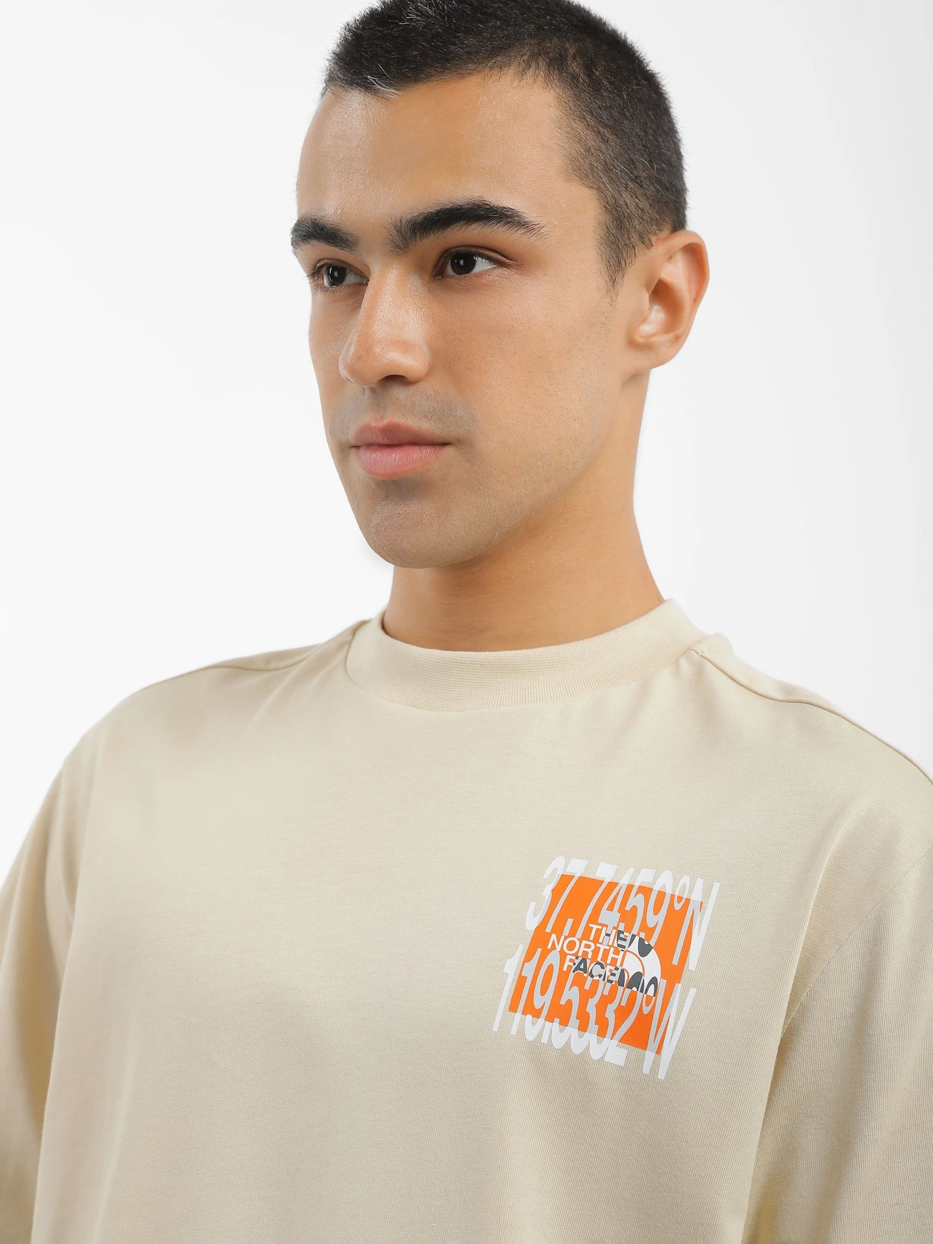 Футболки и поло The North Face Graphic Tee Box Fit модель NF0A85353X41 Футболки и поло The North Face Graphic Tee Box Fit модель NF0A85353X41 Фото