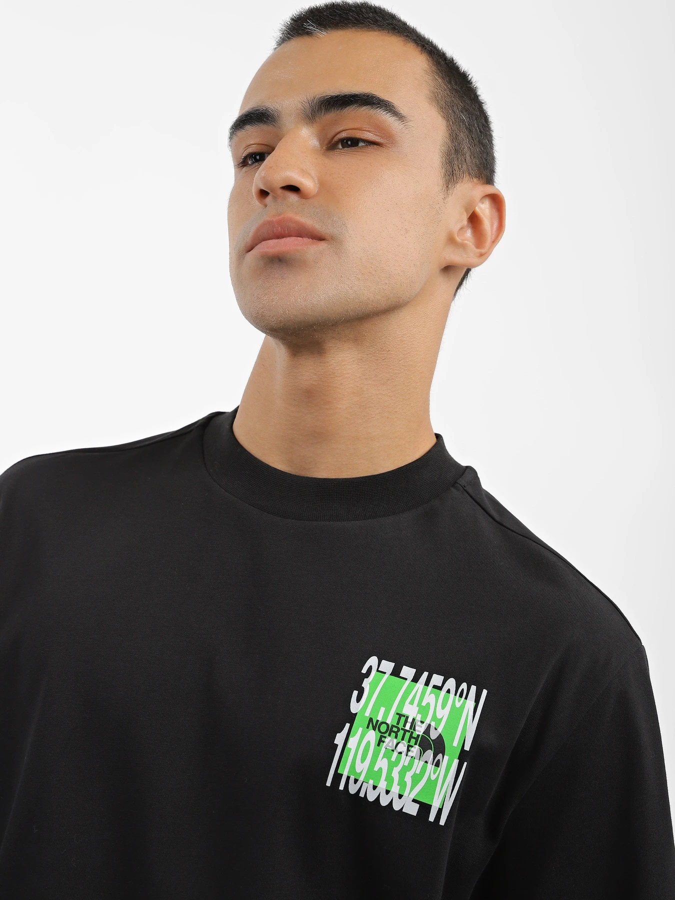 Футболки и поло The North Face Graphic Box Fit модель NF0A8535JK31 Футболки и поло The North Face Graphic Box Fit модель NF0A8535JK31 Фото