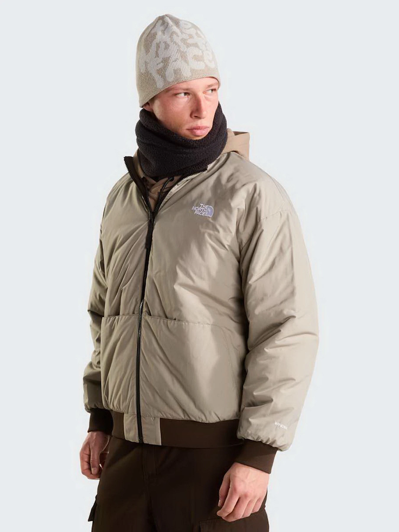 Куртки та дублянки The North Face AFTERBURNER REVERSIBLE BOMBER модель NF0A8H2CSM61 Фото