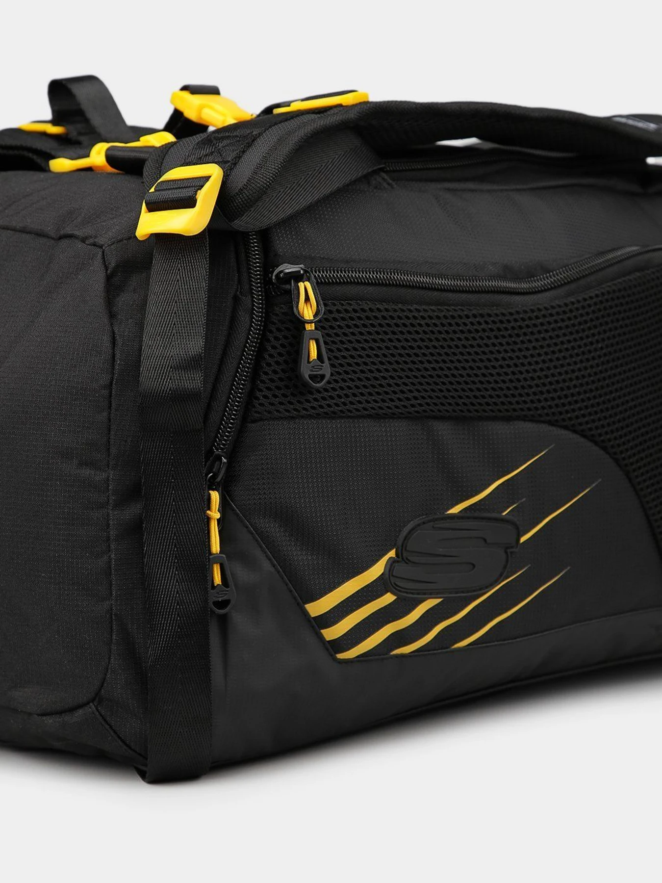Сумки Skechers Accessories Small Mesh Duffel Bag модель B0417 SCTW BLK Сумки Skechers Accessories Small Mesh Duffel Bag модель B0417 SCTW BLK Фото