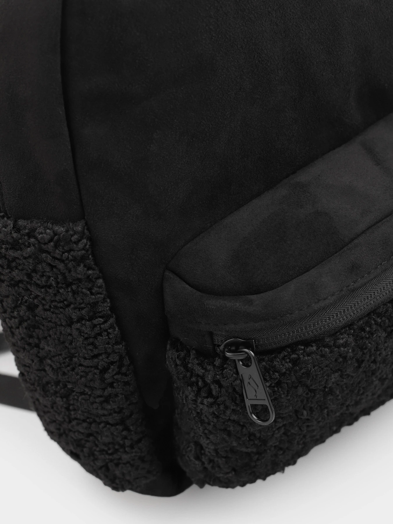 Рюкзаки Skechers SHERPA модель SKCH7715 BLK Рюкзаки Skechers SHERPA модель SKCH7715 BLK Фото