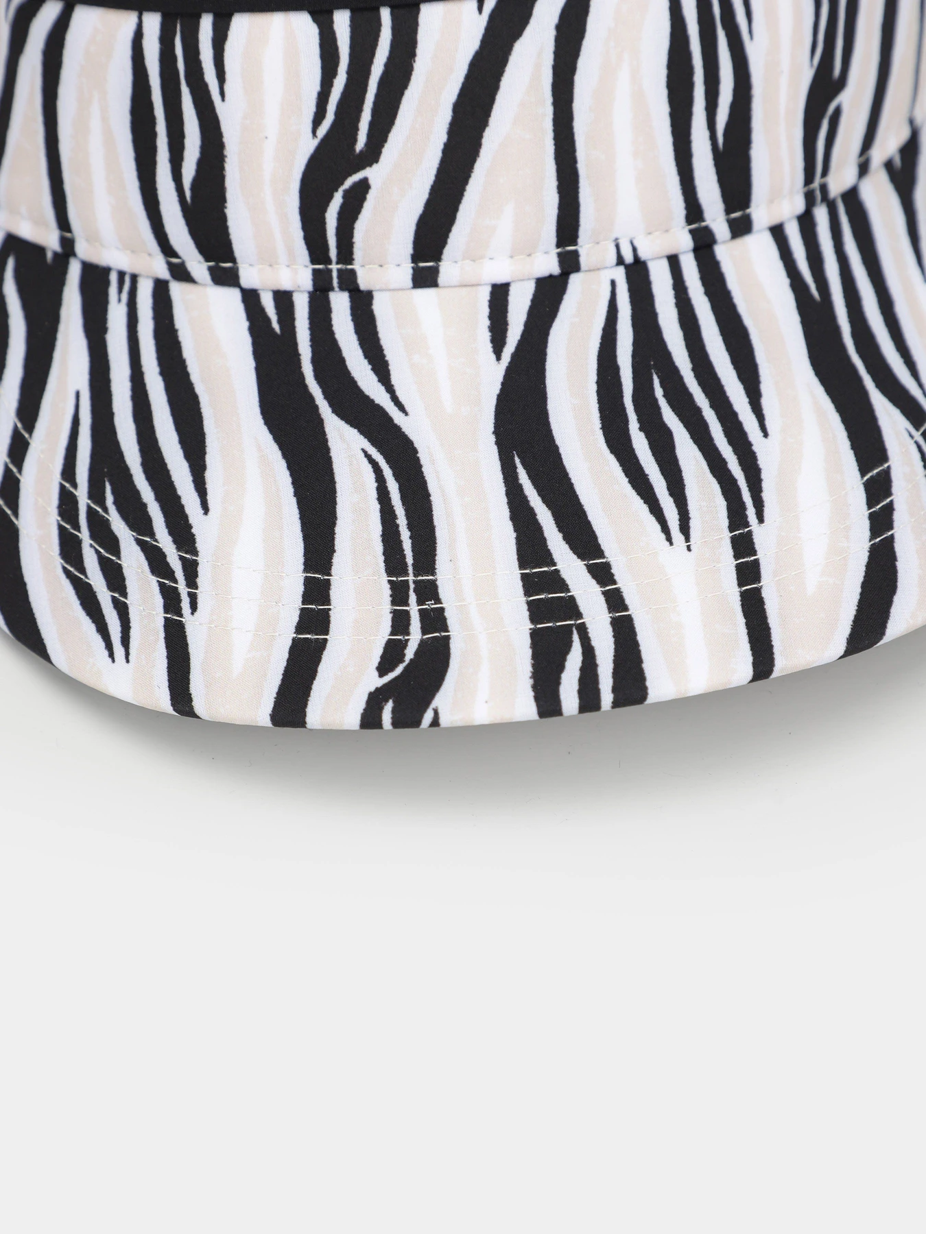 Шапки та кепки Skechers Diane Von Furstenberg: Moving Zebra модель SKVI11D NTBK Шапки та кепки Skechers Diane Von Furstenberg: Moving Zebra модель SKVI11D NTBK Фото