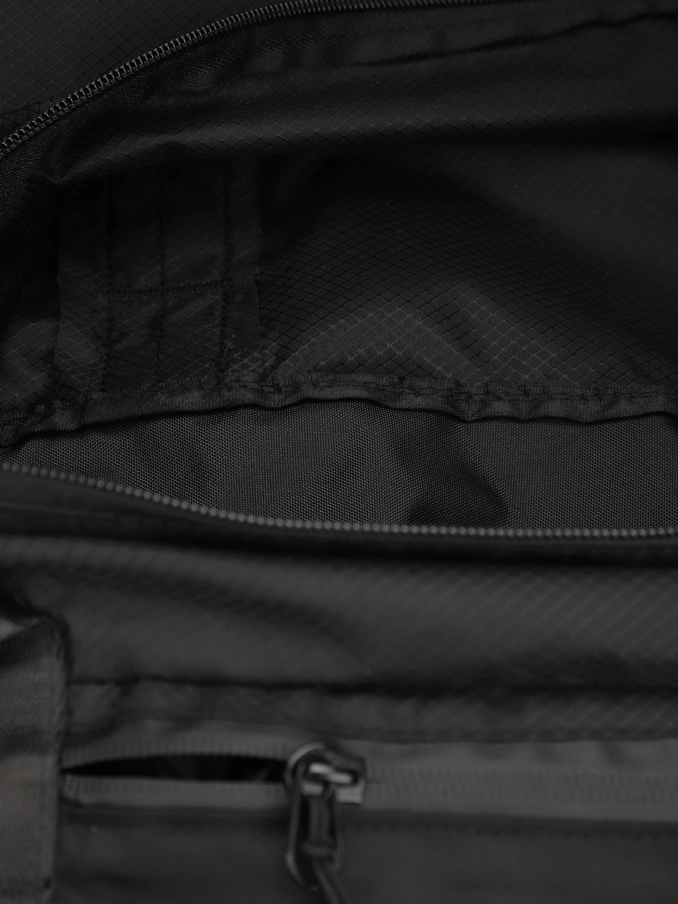 Сумки Skechers 40L FOLDABLE HAUL DUFFLE модель SKPS8474 BLK Сумки Skechers 40L FOLDABLE HAUL DUFFLE модель SKPS8474 BLK Фото