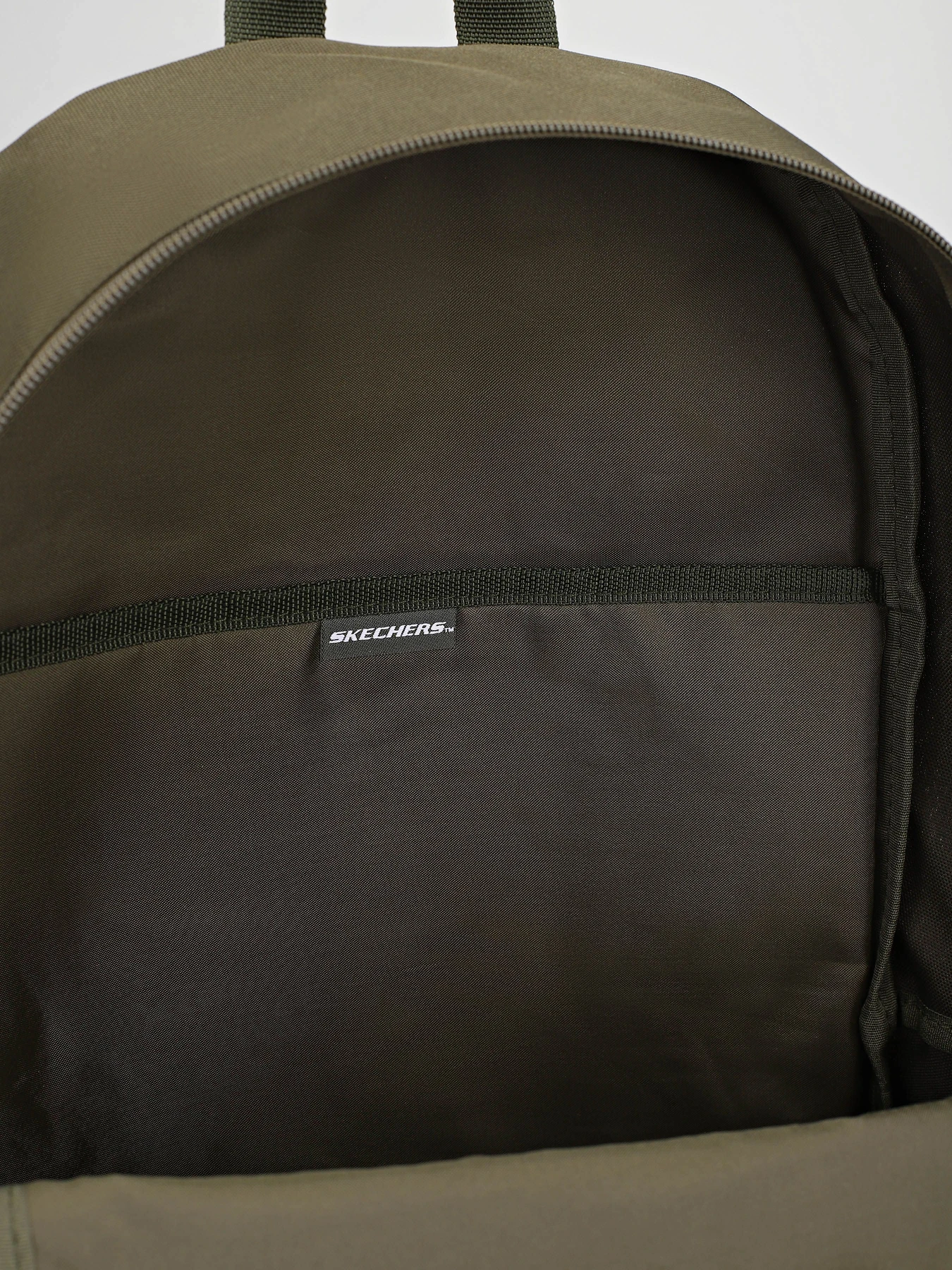 Рюкзаки Skechers WEEKEND BACKPACK 2.0 модель SKCH9404 OLV Рюкзаки Skechers WEEKEND BACKPACK 2.0 модель SKCH9404 OLV Фото