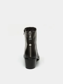 Черевики та чоботи Steve Madden Sorana модель SM19000055 BLACK LEATHER Фото