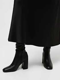 Черевики та чоботи Steve Madden Lizah модель SM11002733 BLACK Фото