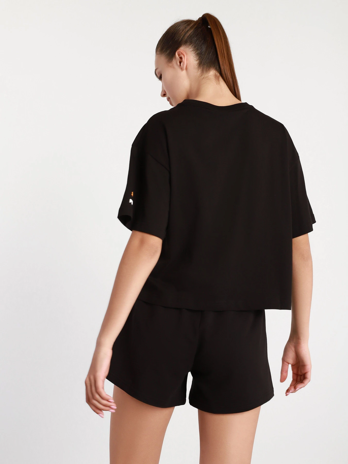 Футболки і поло PUMA ELEVATE Graphic Tee Wns модель 53108051 Футболки і поло PUMA ELEVATE Graphic Tee Wns модель 53108051 Фото