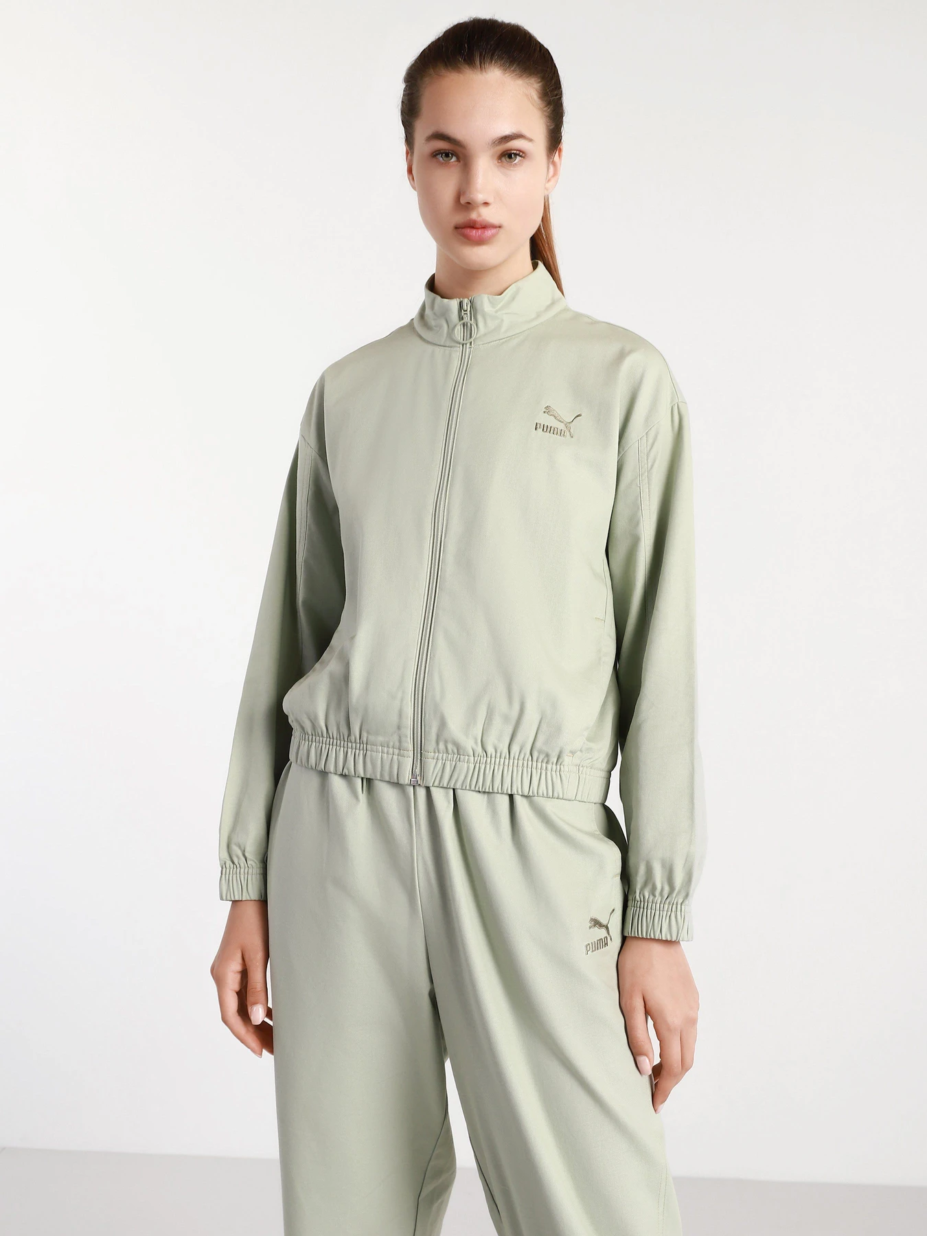 Худі та світшоти PUMA Classics Lounge Jacket модель 53254174 Худі та світшоти PUMA Classics Lounge Jacket модель 53254174 Фото