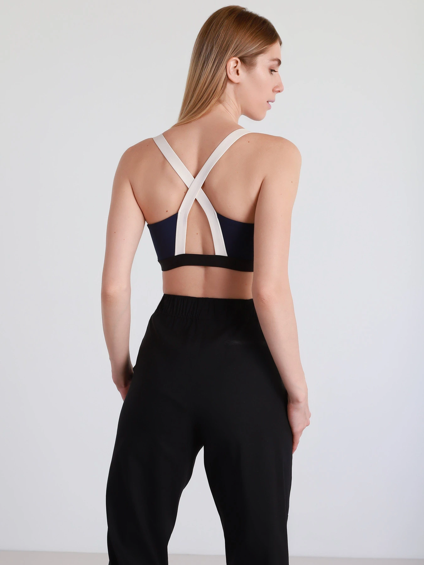 Футболки и поло PUMA Forever Luxe Bra модель 52114706 Футболки и поло PUMA Forever Luxe Bra модель 52114706 Фото