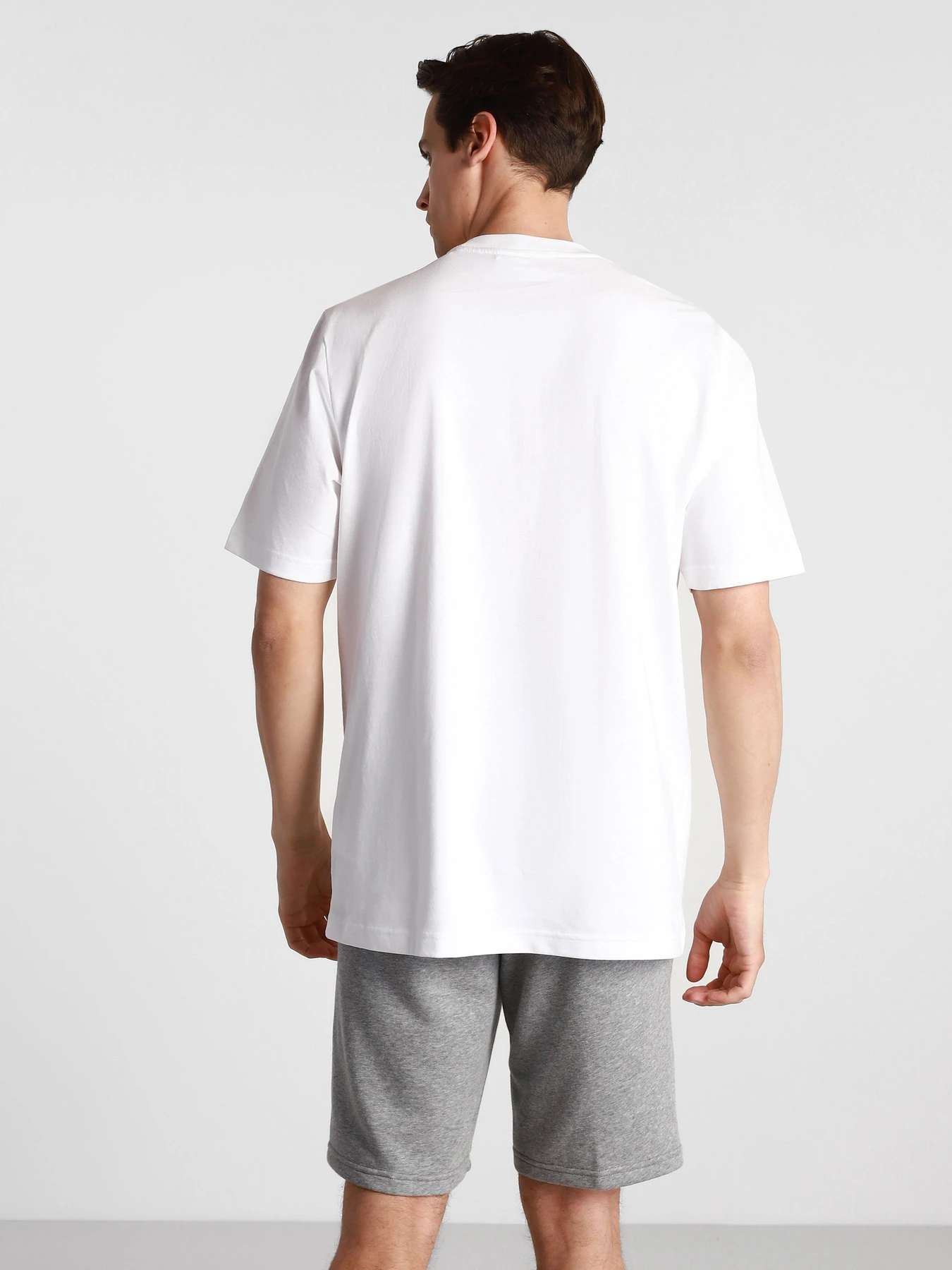 Футболки і поло PUMA Classics Pocket Tee модель 53253502 Фото