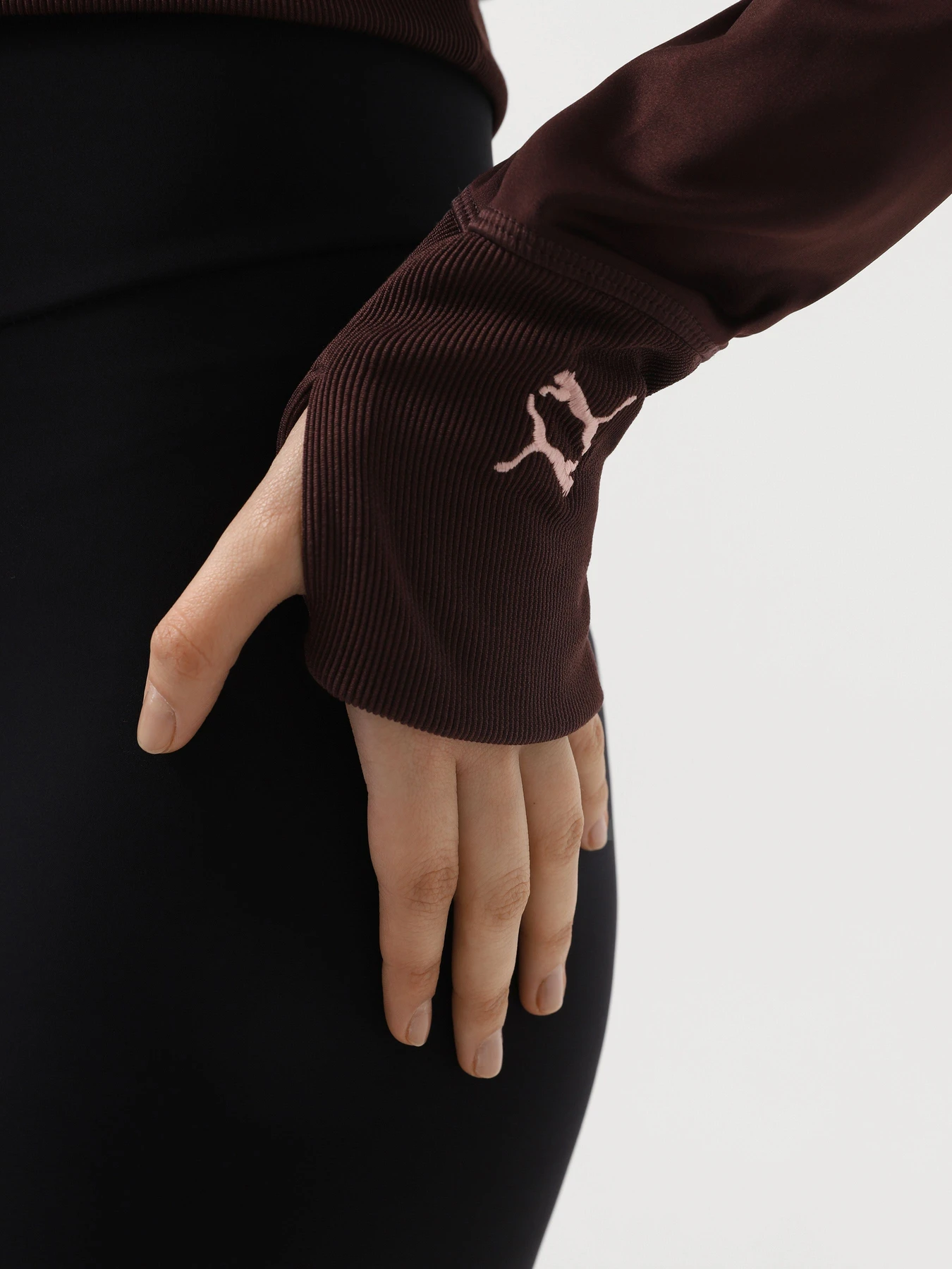 Худі та світшоти PUMA EXHALE Rib Trim Hoodie модель 52097621 Худі та світшоти PUMA EXHALE Rib Trim Hoodie модель 52097621 Фото