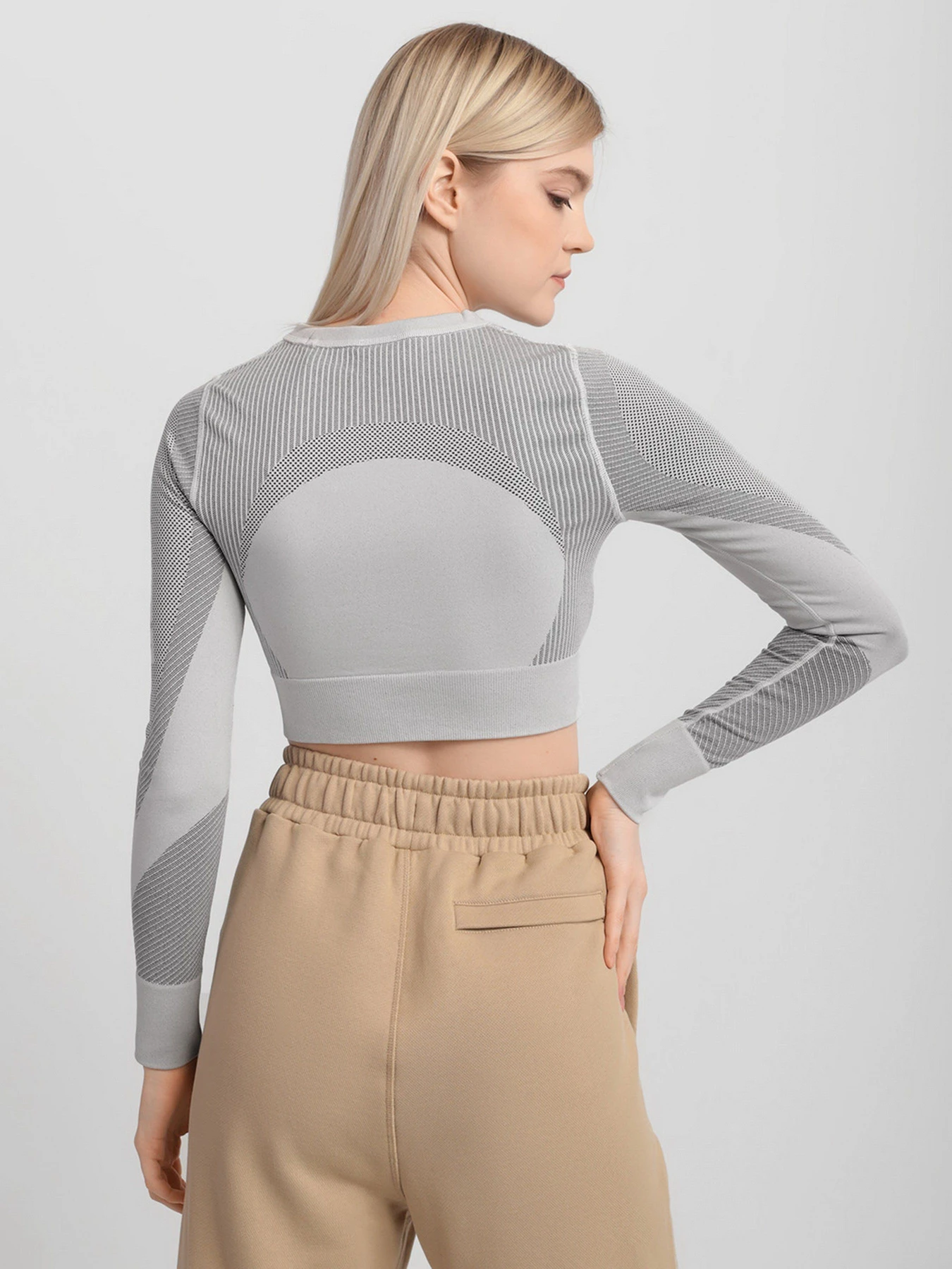Футболки і поло PUMA SEAMLESS LONG SLEEVE FITTED модель 52102972 Футболки і поло PUMA SEAMLESS LONG SLEEVE FITTED модель 52102972 Фото