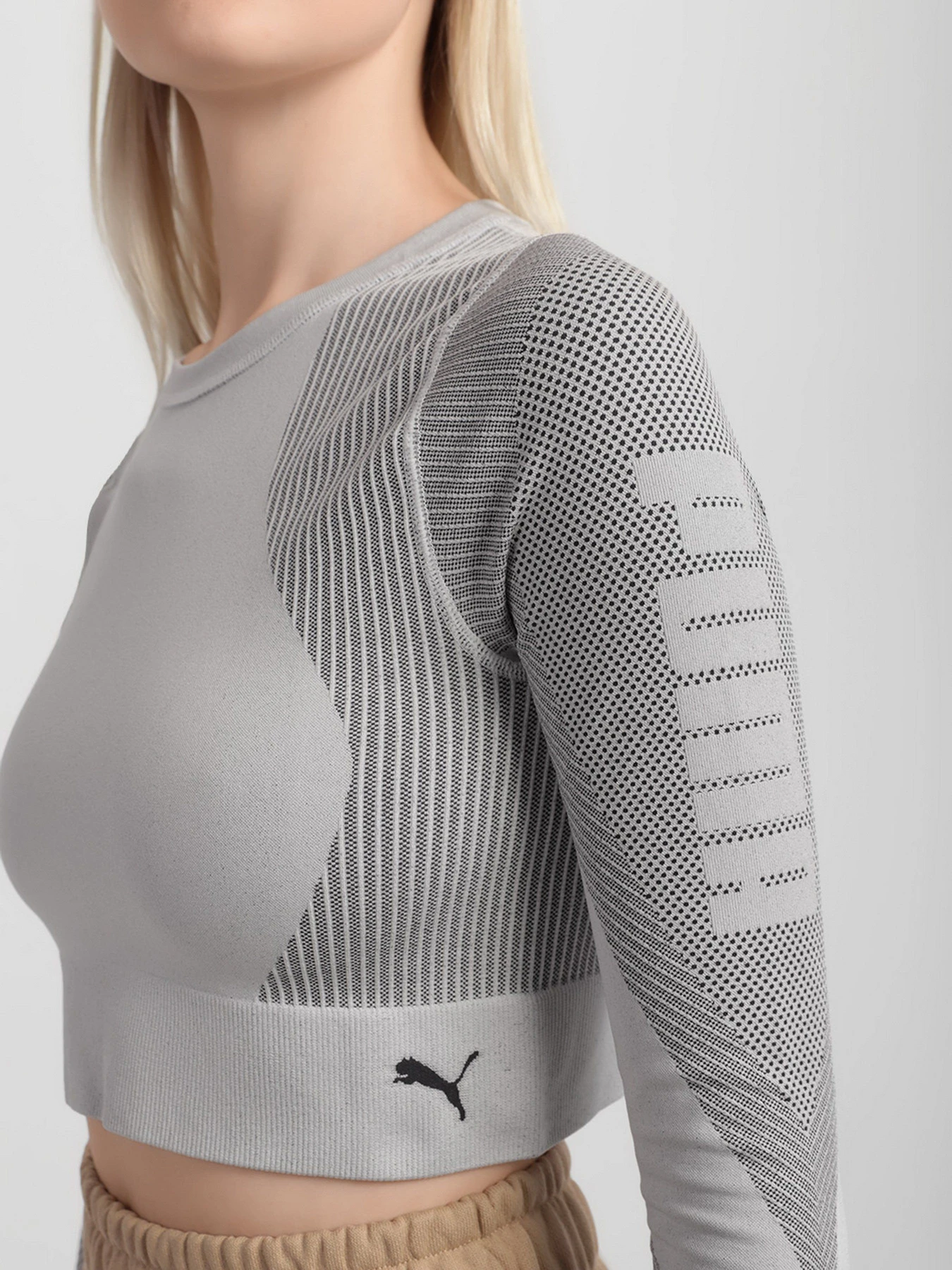 Футболки і поло PUMA SEAMLESS LONG SLEEVE FITTED модель 52102972 Футболки і поло PUMA SEAMLESS LONG SLEEVE FITTED модель 52102972 Фото