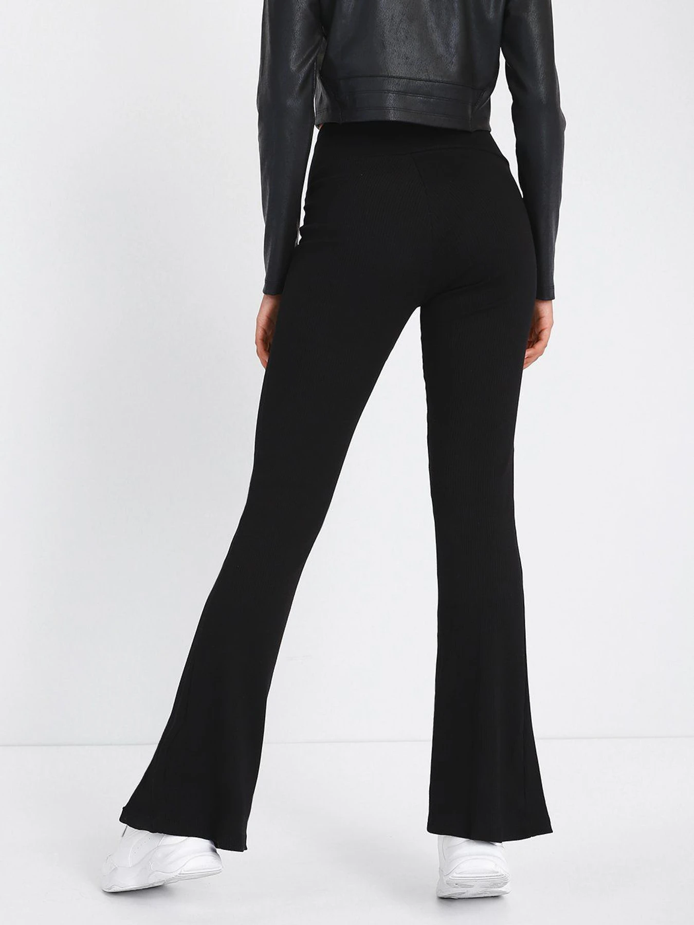 Брюки PUMA Classics Ribbed Slit модель 53161401 Фото