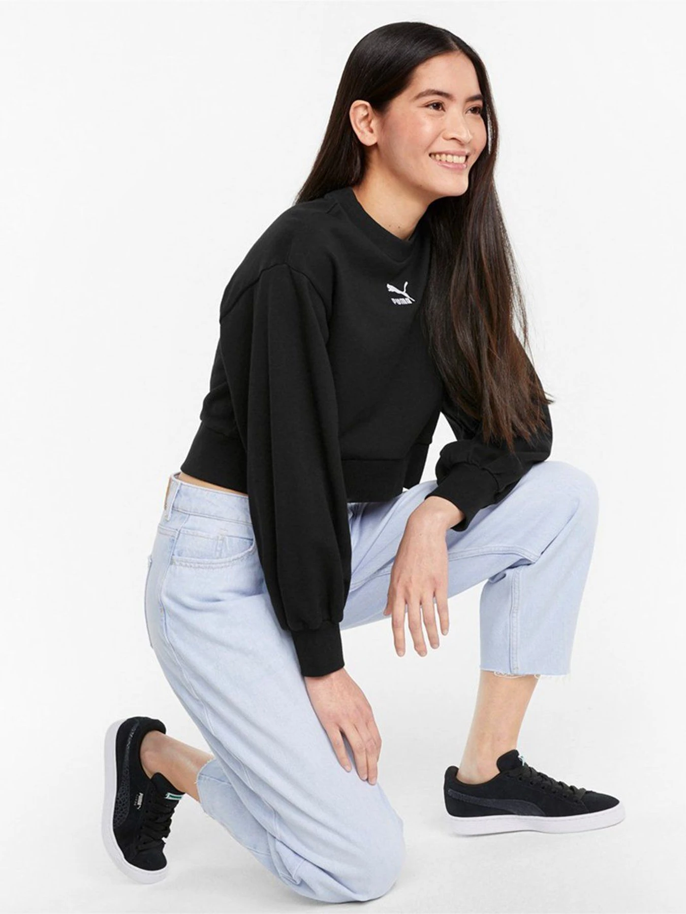Худи и свитшоты PUMA Classics Puff Sleeve Crew модель 53161601 Худи и свитшоты PUMA Classics Puff Sleeve Crew модель 53161601 Фото