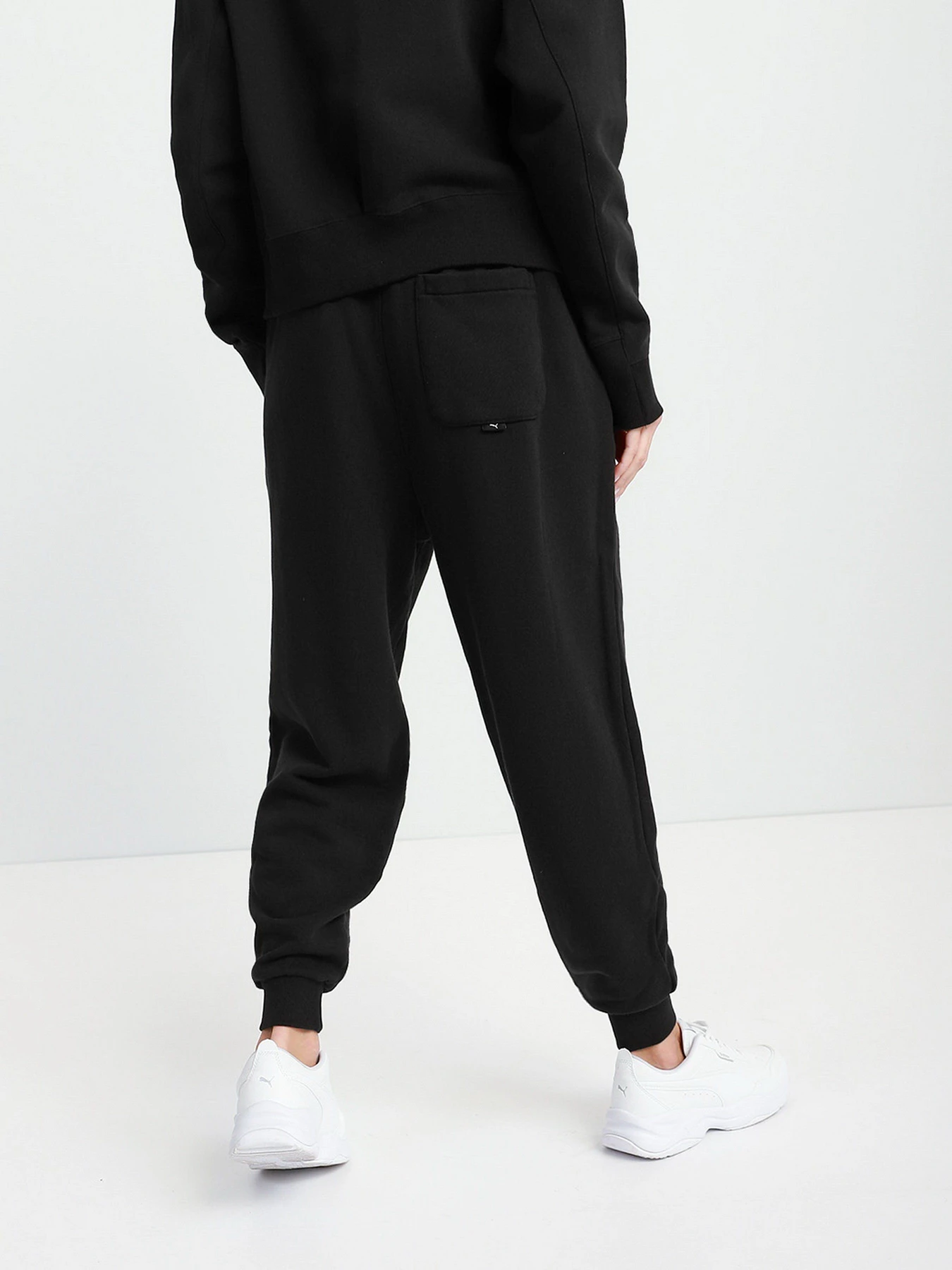 Брюки PUMA Infuse Sweat Pants модель 53193001 Брюки PUMA Infuse Sweat Pants модель 53193001 Фото