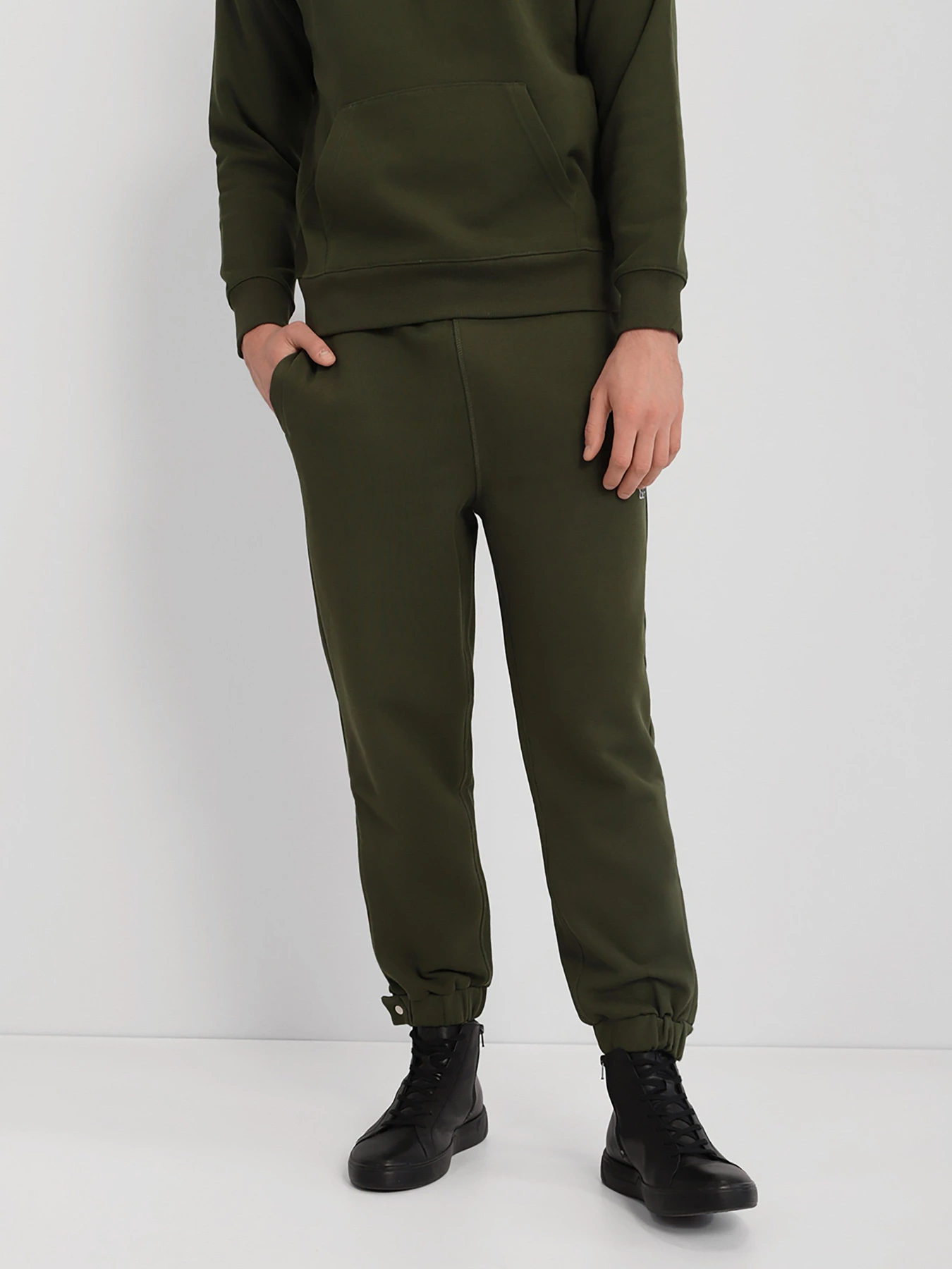 Брюки PUMA X MAISON KITSUNÉ модель 53232694 Брюки PUMA X MAISON KITSUNÉ модель 53232694 Фото