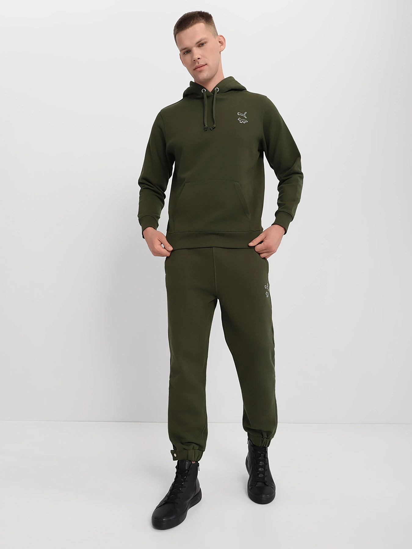 Брюки PUMA X MAISON KITSUNÉ модель 53232694 Брюки PUMA X MAISON KITSUNÉ модель 53232694 Фото