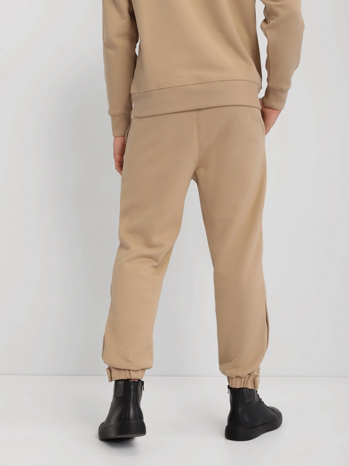 Брюки PUMA X MAISON KITSUNÉ модель 53232696 Брюки PUMA X MAISON KITSUNÉ модель 53232696 Фото