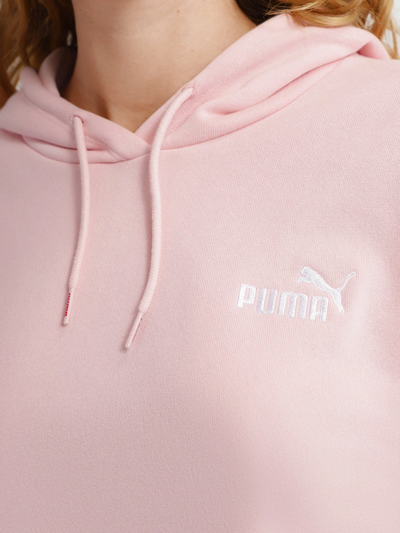Худи и свитшоты PUMA ESS+ Embroidered Cropped Hoodie FL модель 58790236 Худи и свитшоты PUMA ESS+ Embroidered Cropped Hoodie FL модель 58790236 Фото