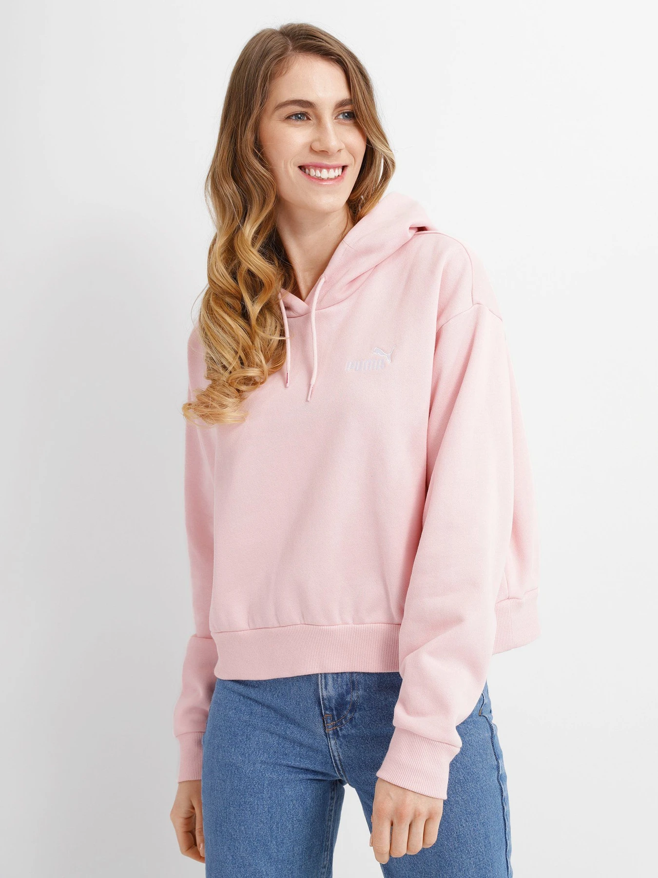 Худи и свитшоты PUMA ESS+ Embroidered Cropped Hoodie FL модель 58790236 Худи и свитшоты PUMA ESS+ Embroidered Cropped Hoodie FL модель 58790236 Фото