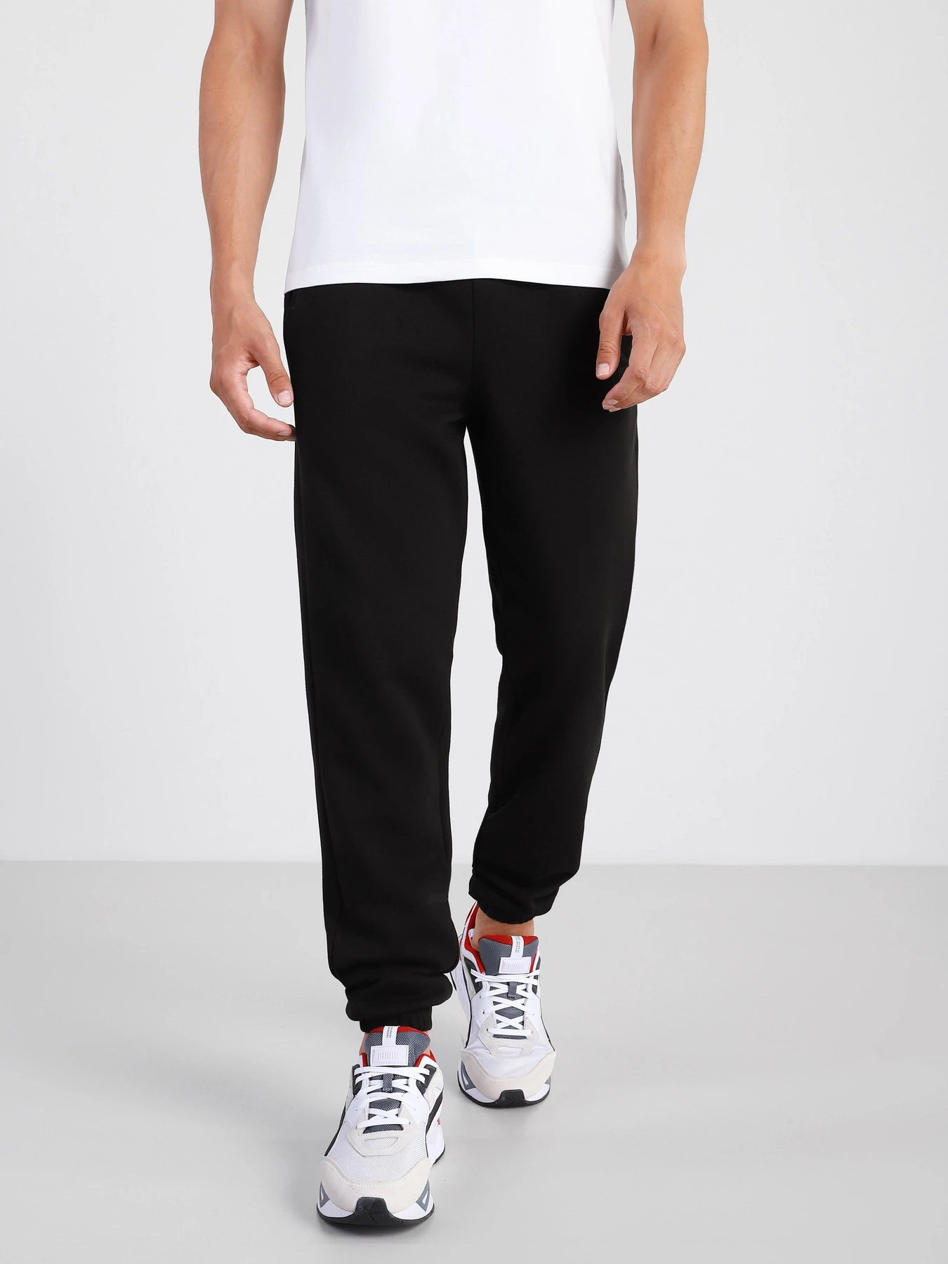 Брюки PUMA ESS+ модель 58943801 Брюки PUMA ESS+ модель 58943801 Фото