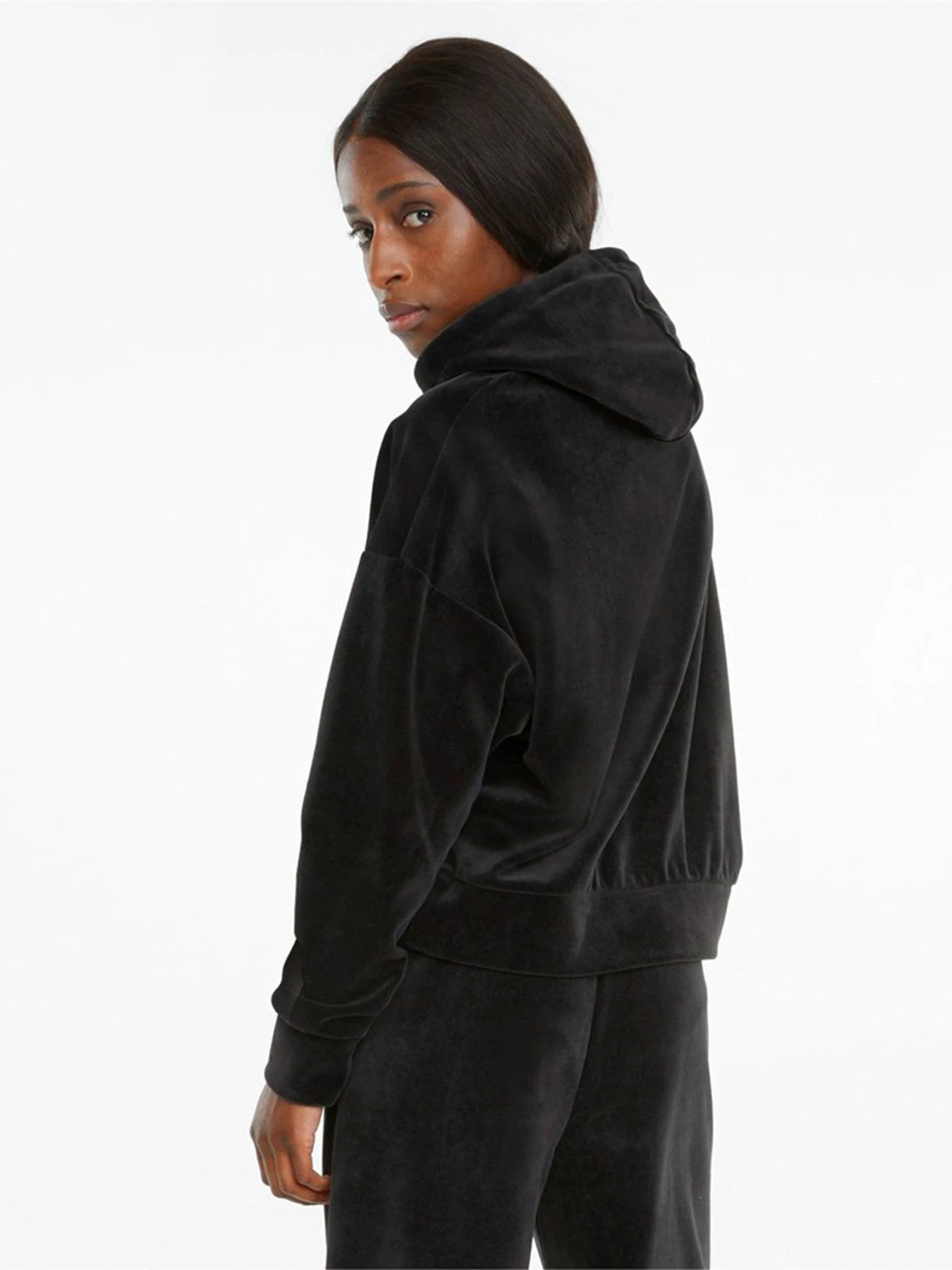 Худи и свитшоты PUMA HER Velour Hoodie модель 58952001 Худи и свитшоты PUMA HER Velour Hoodie модель 58952001 Фото