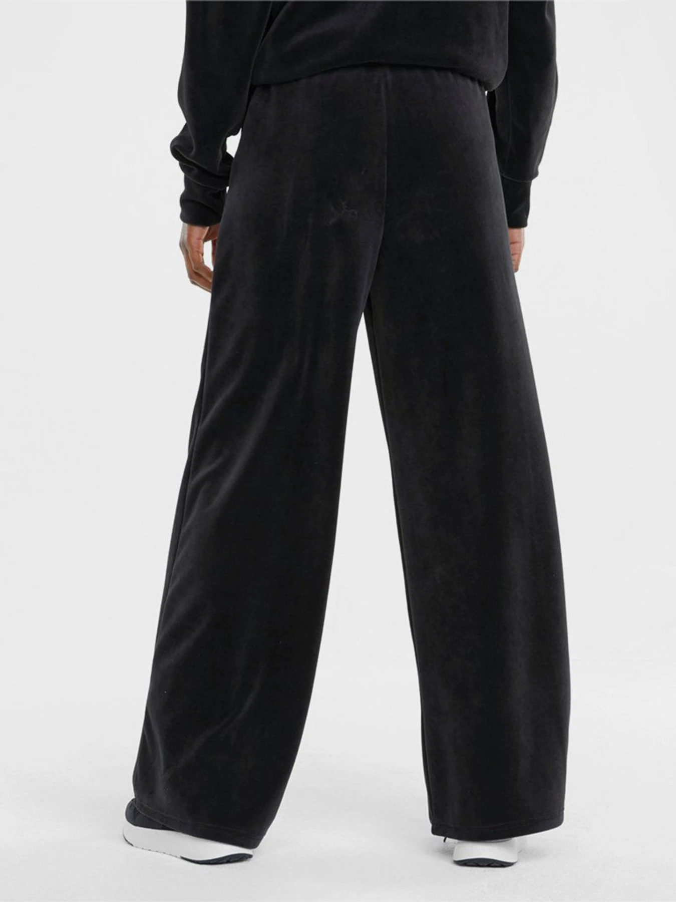 Брюки PUMA  HER Velour Wide Pants модель 58952601 Фото
