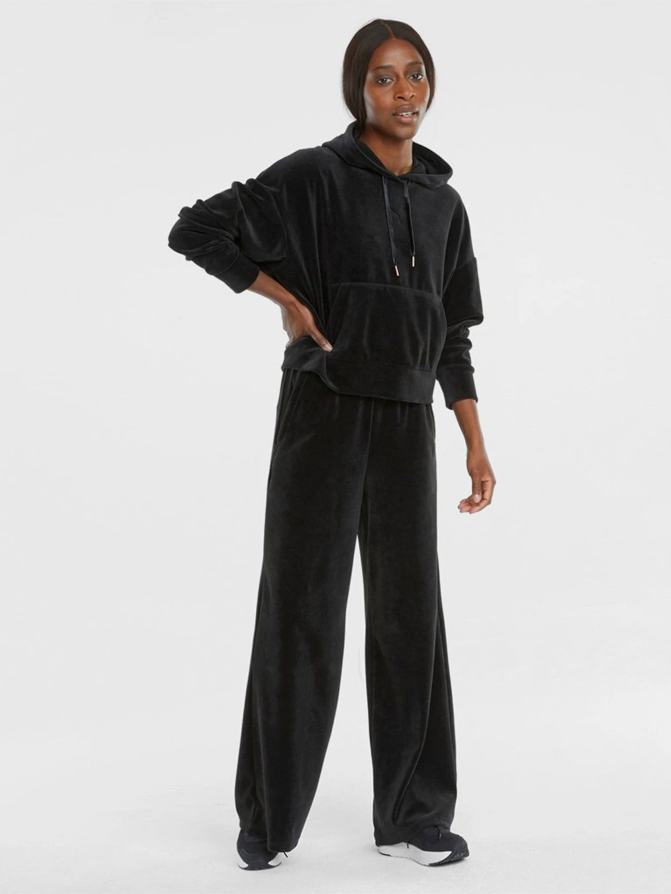 Брюки PUMA  HER Velour Wide Pants модель 58952601 Фото