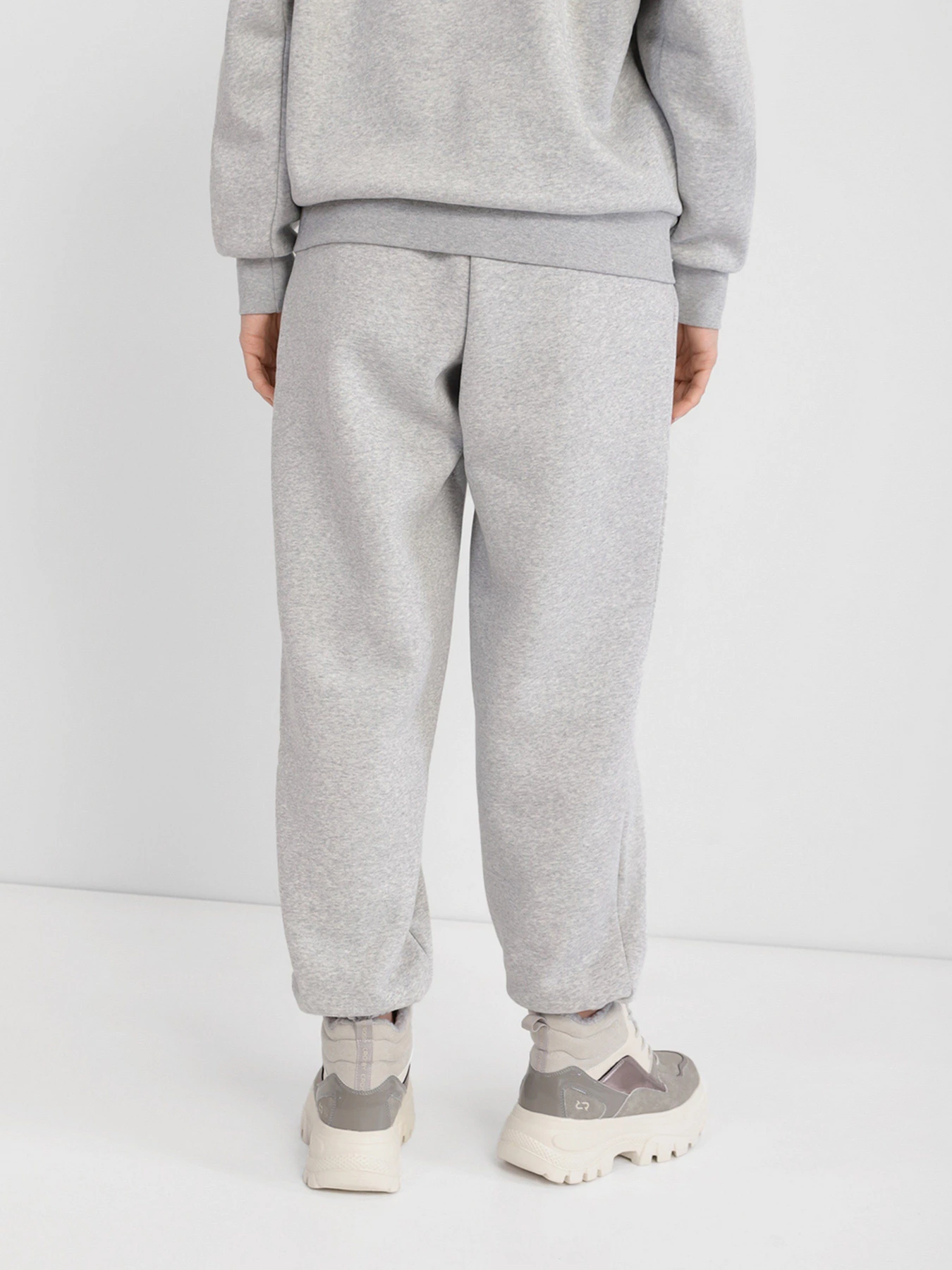 Брюки PUMA WELLNESS CLUB модель 53433004 Брюки PUMA WELLNESS CLUB модель 53433004 Фото