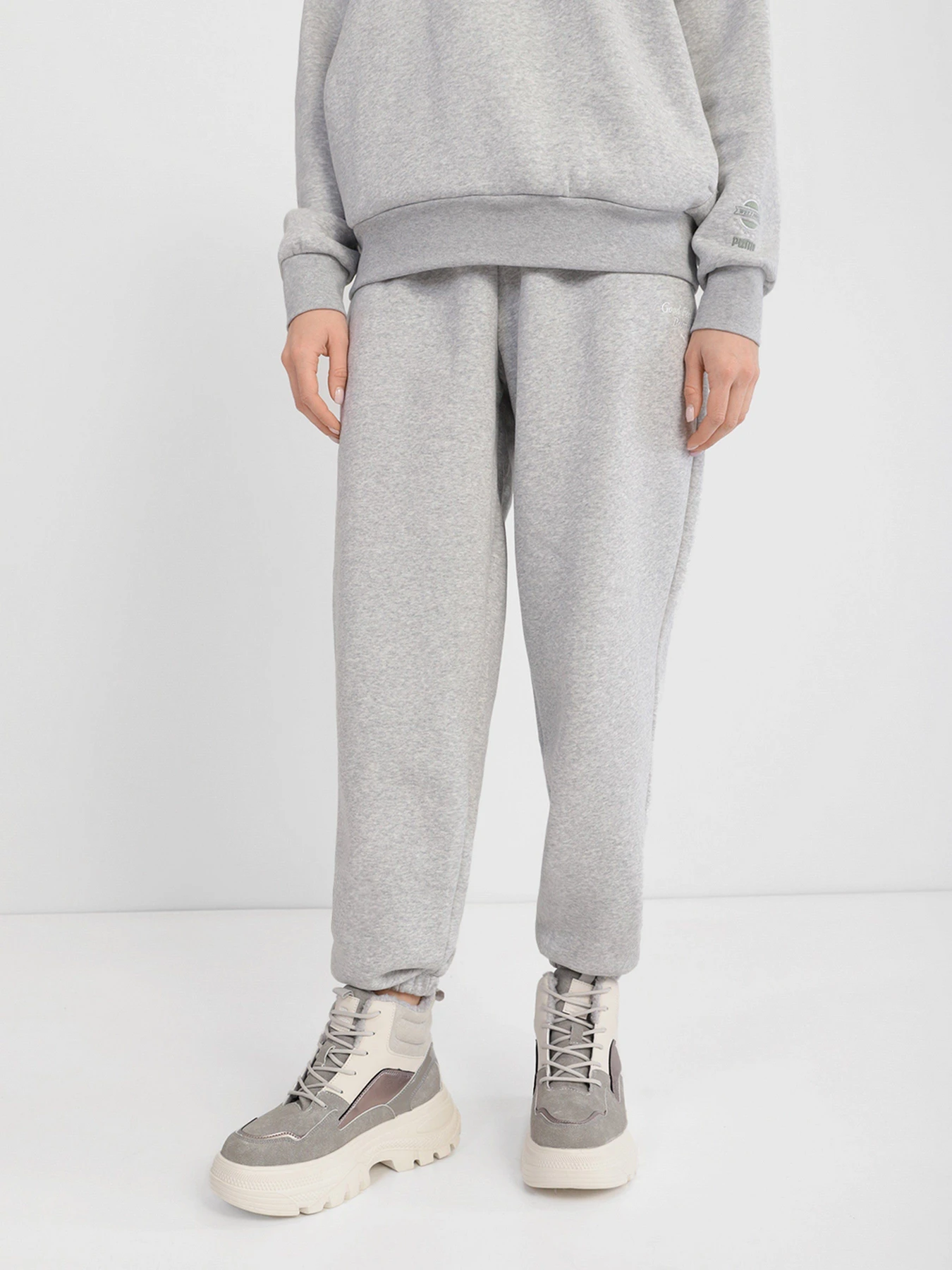 Брюки PUMA WELLNESS CLUB модель 53433004 Брюки PUMA WELLNESS CLUB модель 53433004 Фото