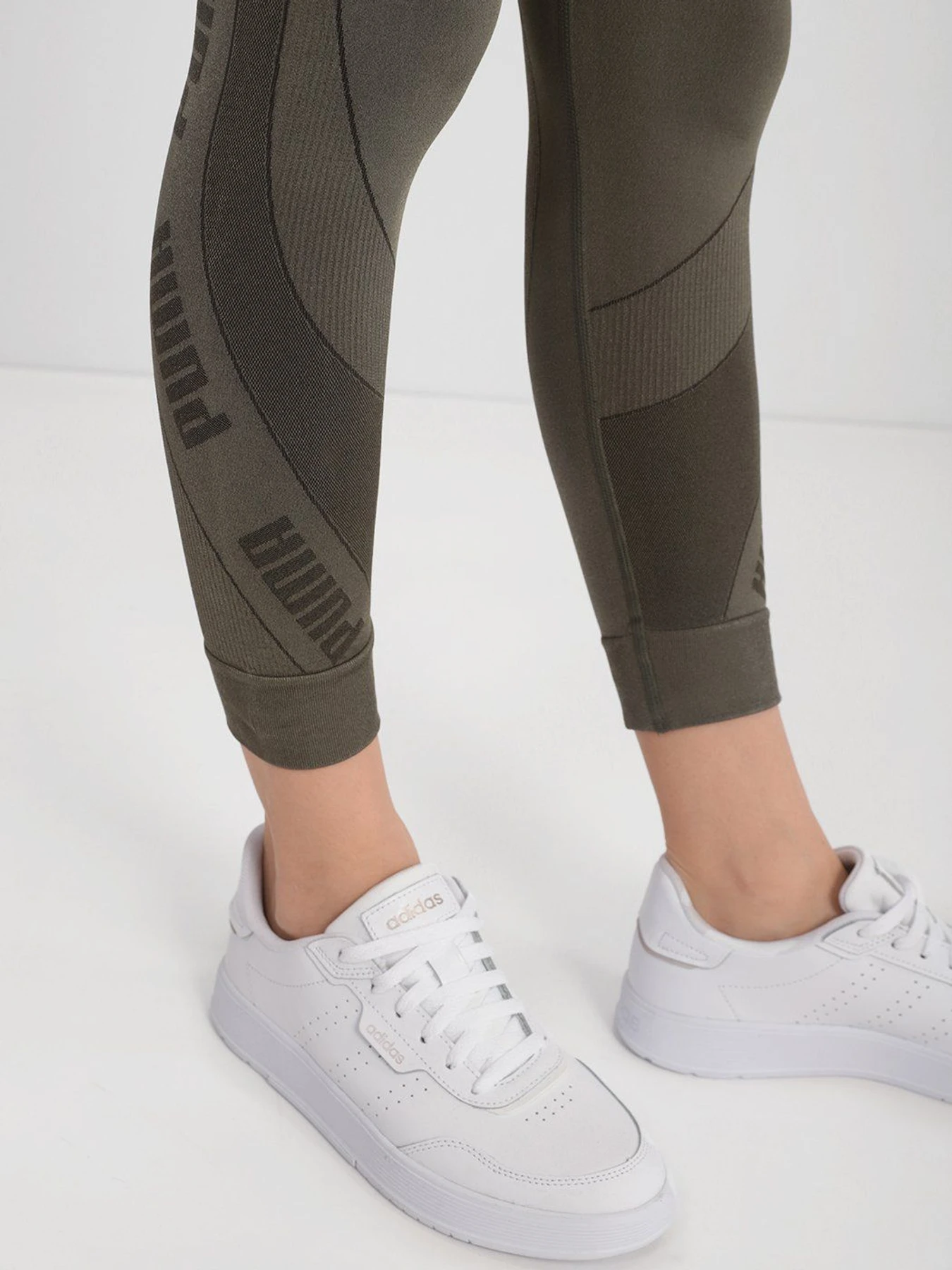 Брюки PUMA EVOSTRIPE EVOKNIT 7/8 модель 58915944 Брюки PUMA EVOSTRIPE EVOKNIT 7/8 модель 58915944 Фото