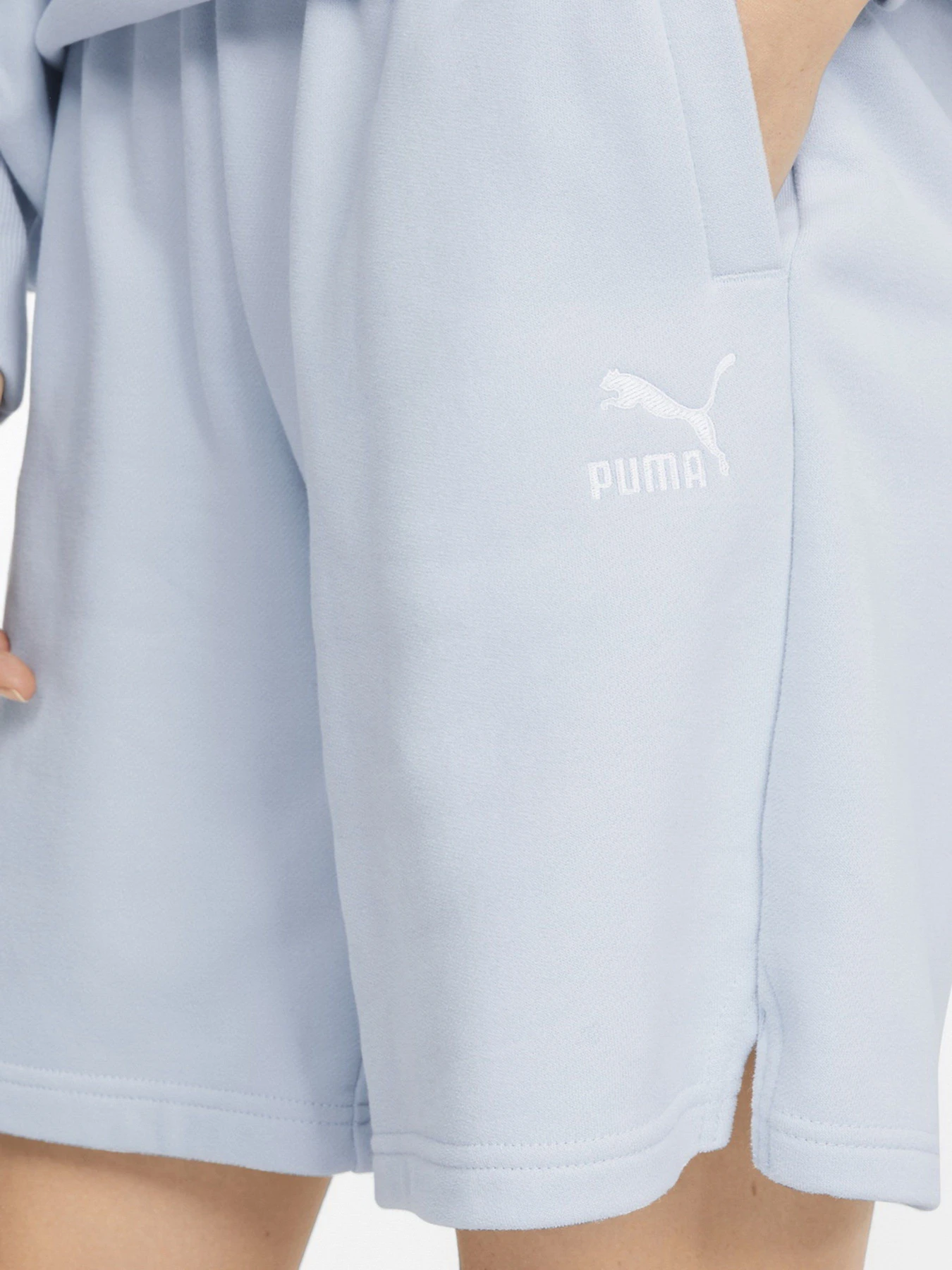 Шорти PUMA Classics модель 53351421 Фото